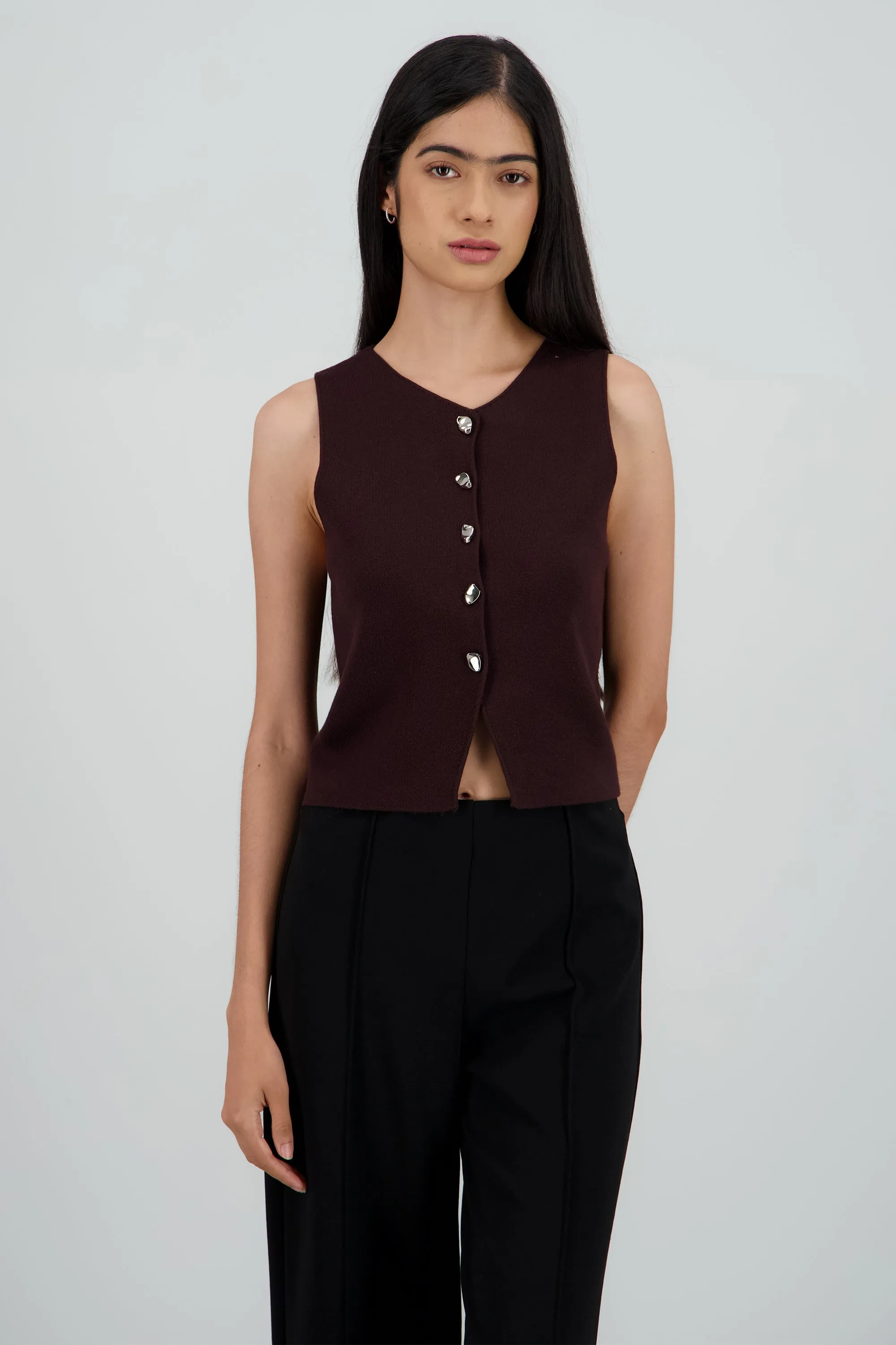 Top tejido con detalle de botones sold by Shasa