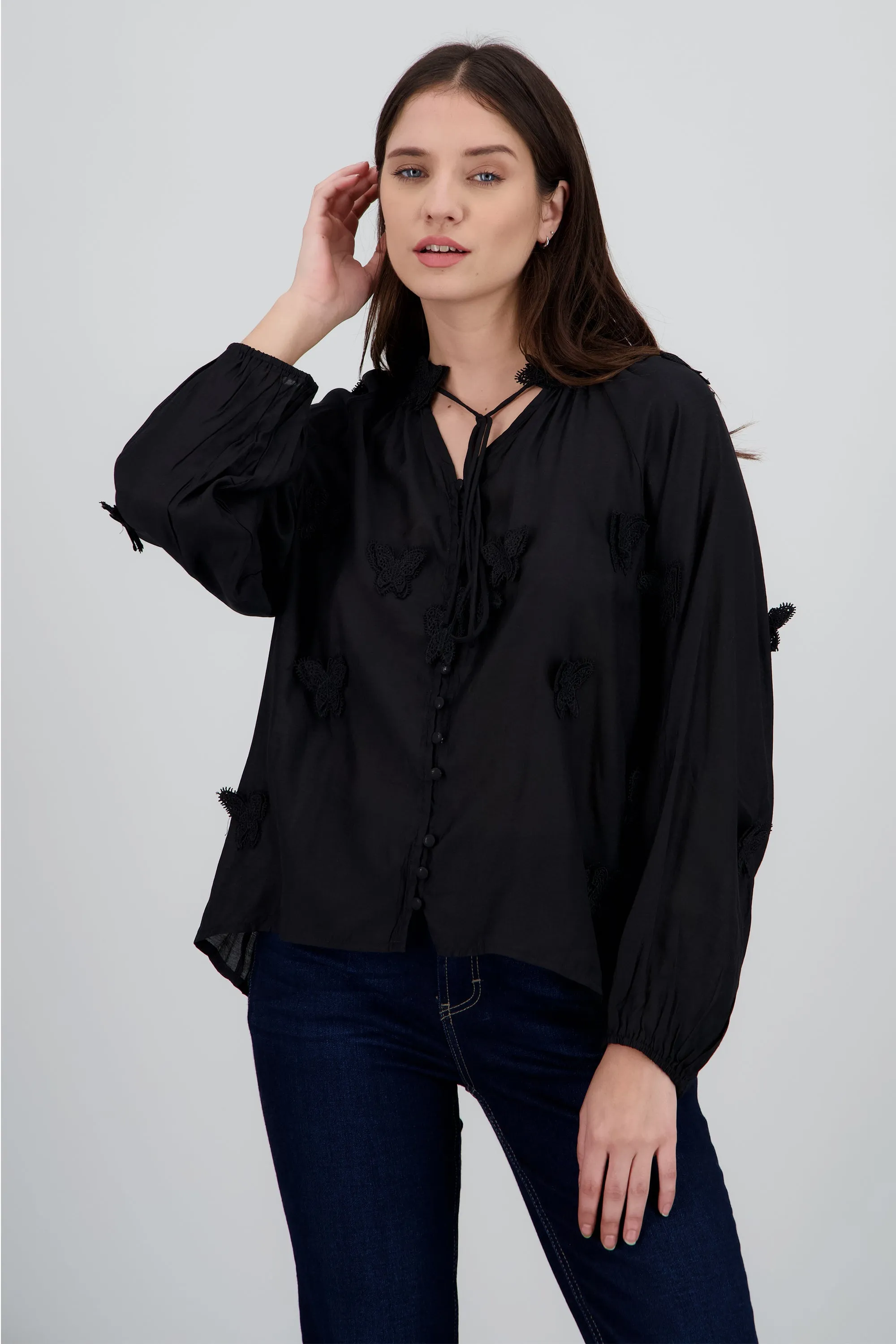 Blusa manga larga detalle mariposas 3d sold by Shasa product image thumbnail 2