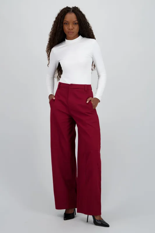 Pantalon amplio detalle pinza sold by Shasa