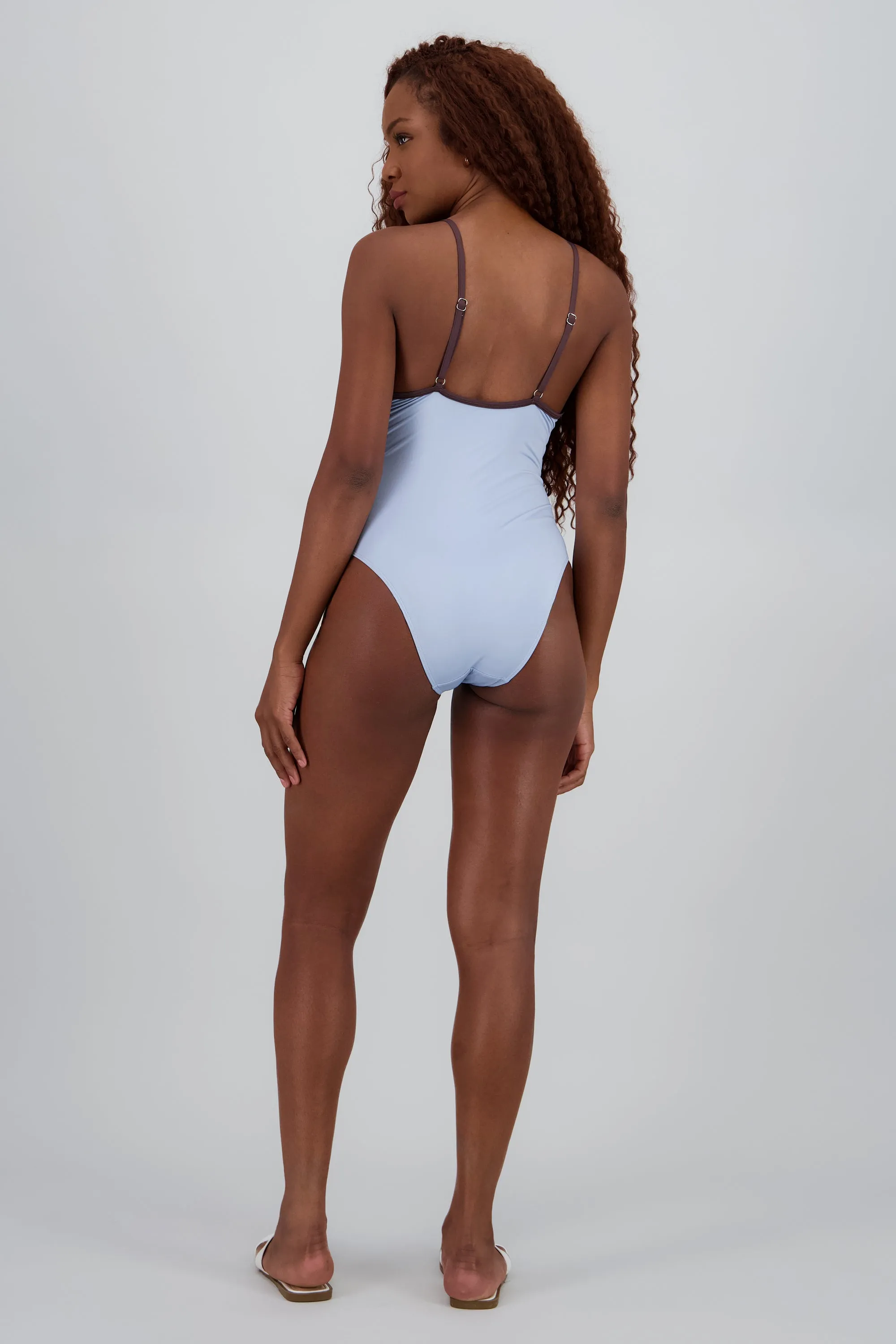 Traje completo contrastes detalle moño sold by Shasa product image thumbnail 4