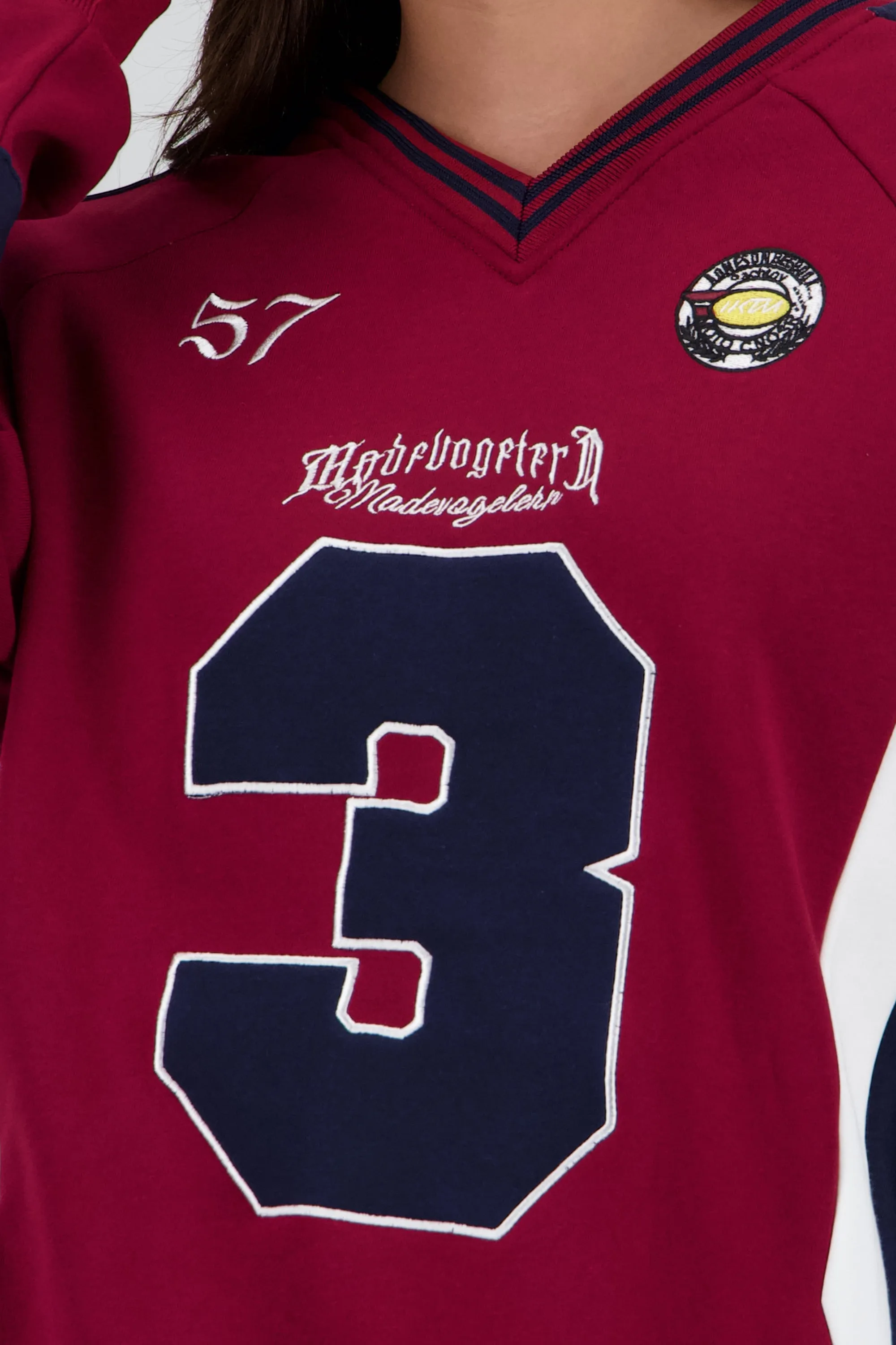 Sudadera detalle numero contraste sold by Shasa product image thumbnail 5