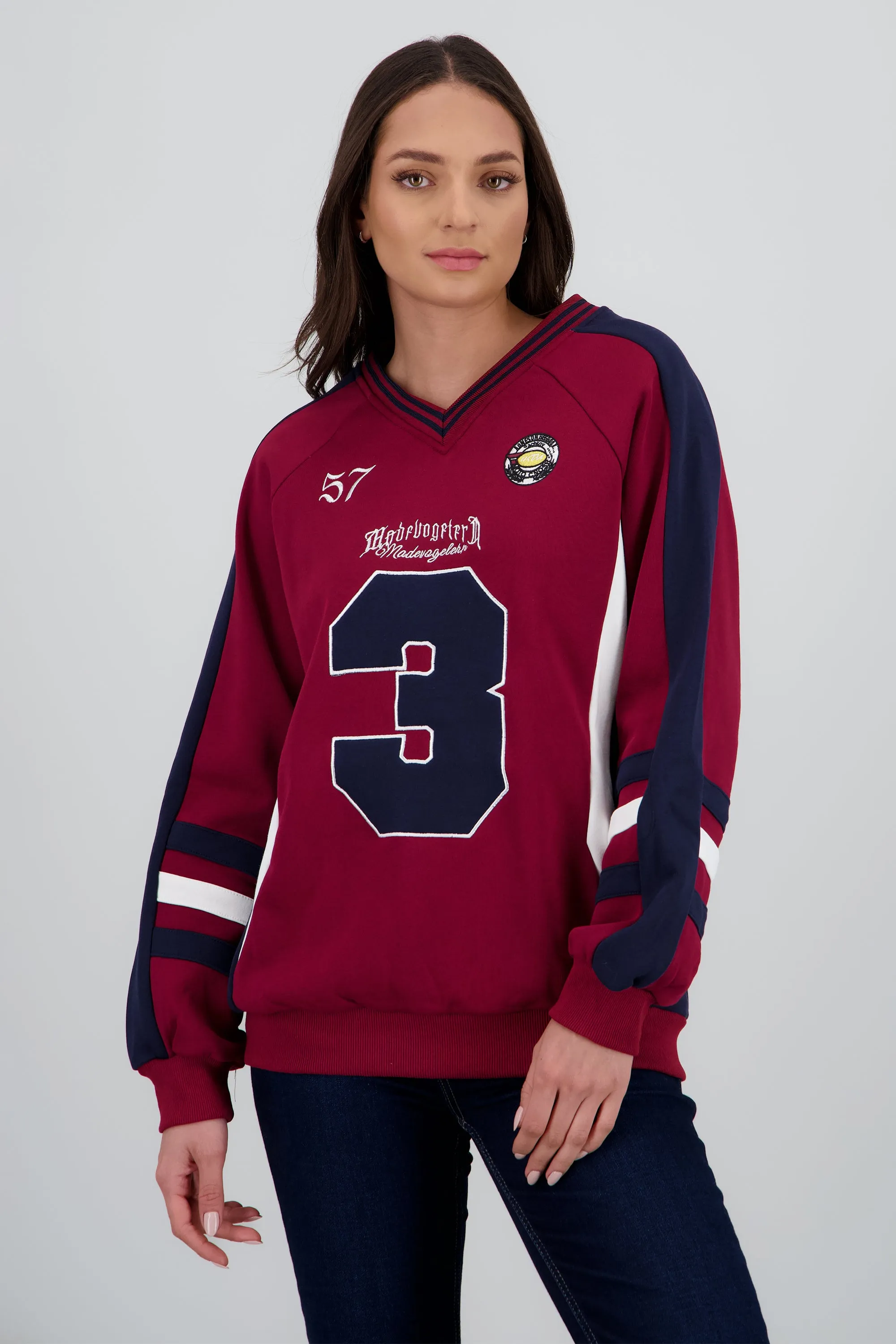 Sudadera detalle numero contraste sold by Shasa product image thumbnail 2