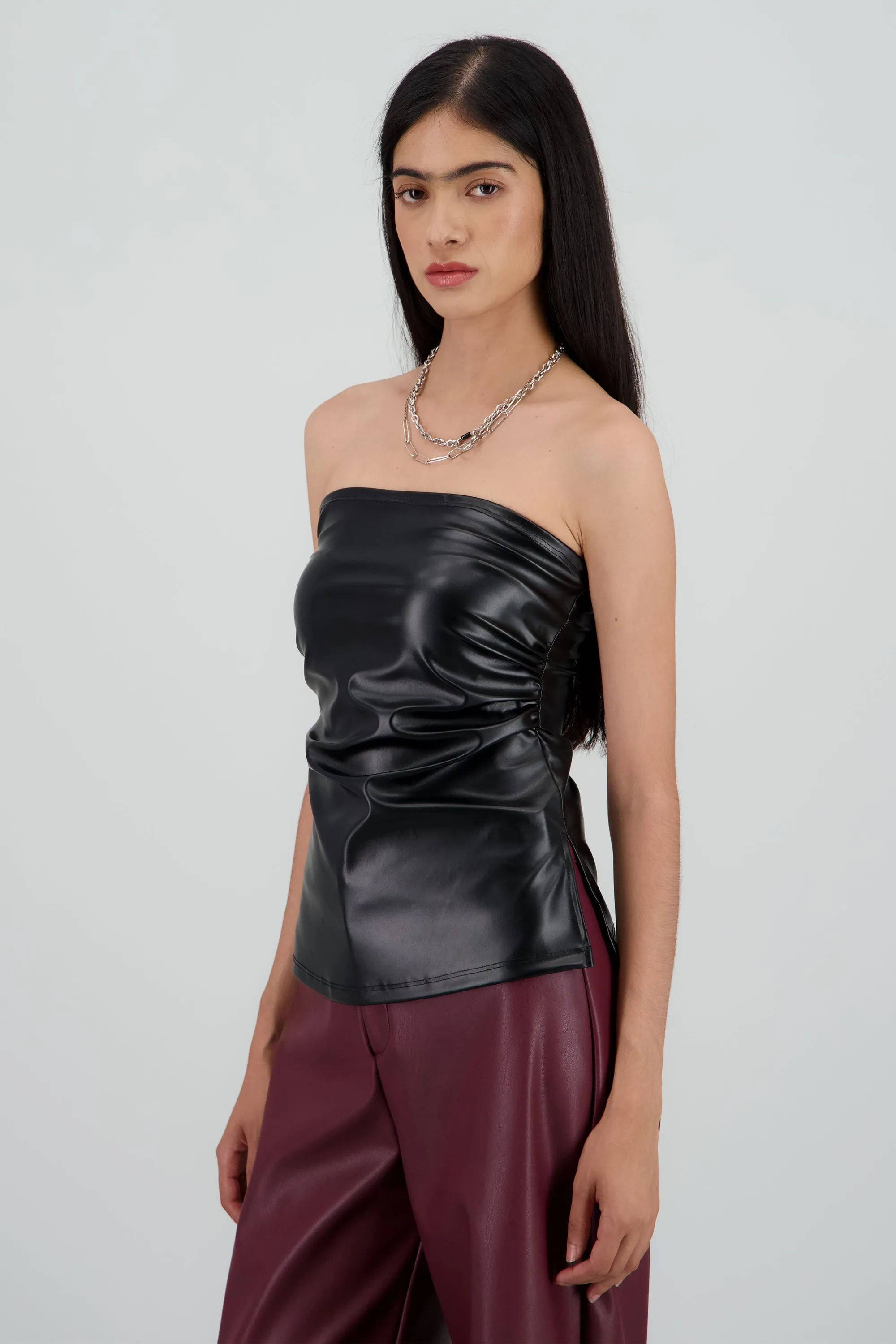 Top tubo drapeado detalle aberura PU sold by Shasa product image thumbnail 3