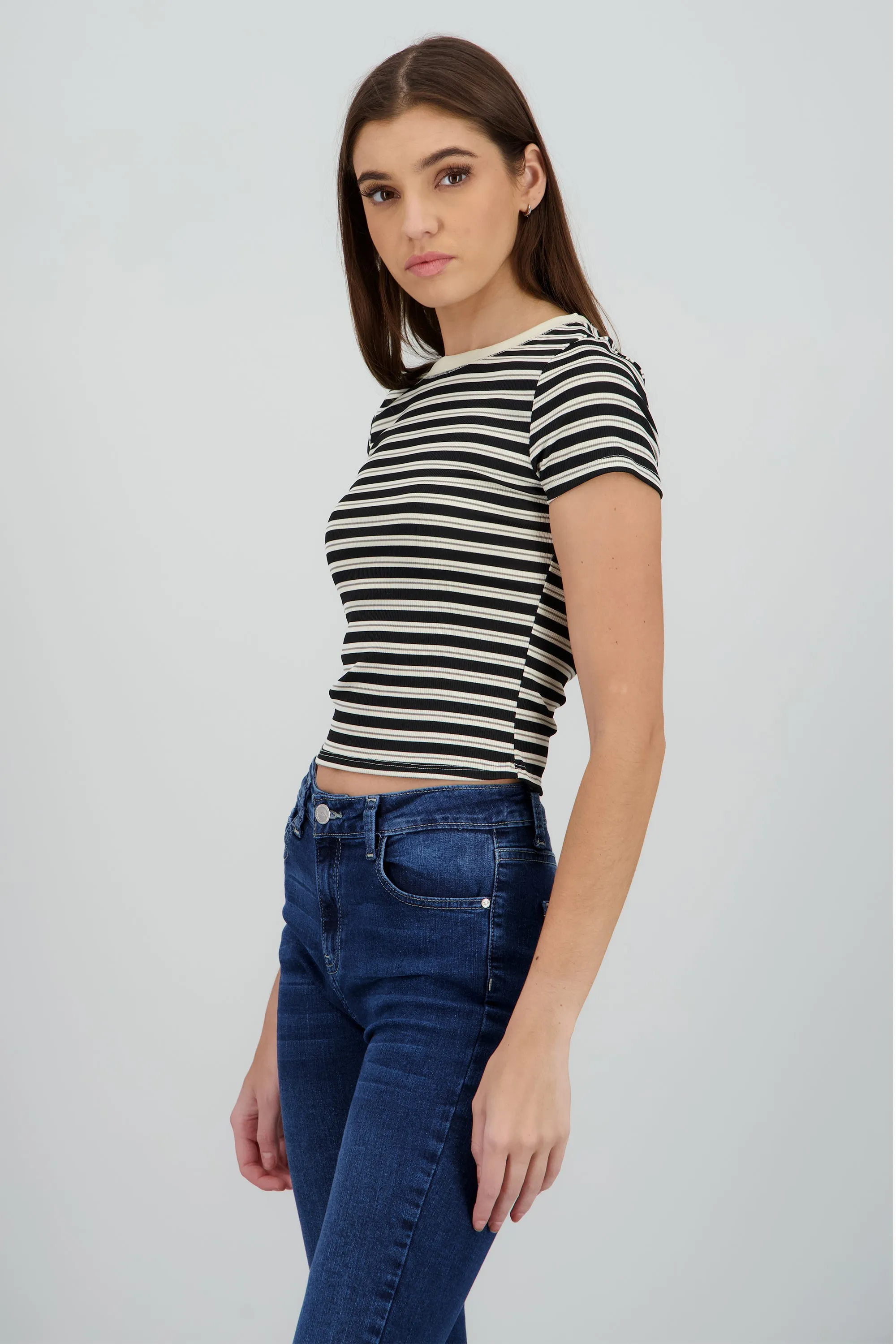 Playera cuello redondo lineas sold by Shasa product image thumbnail 3