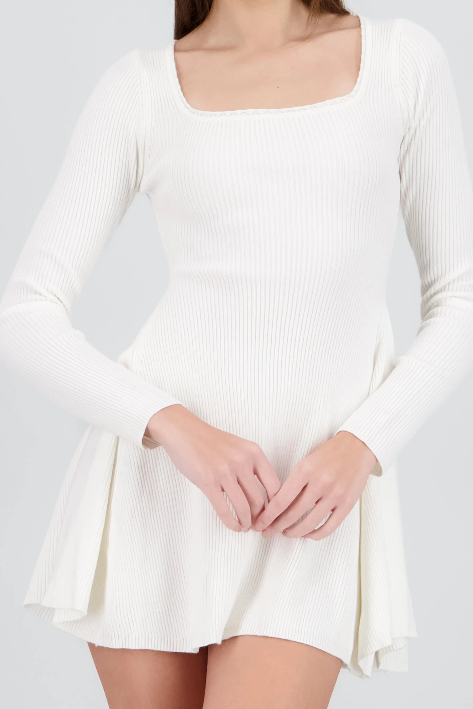 Vestido mini manga larga tejido sold by Shasa product image thumbnail 5