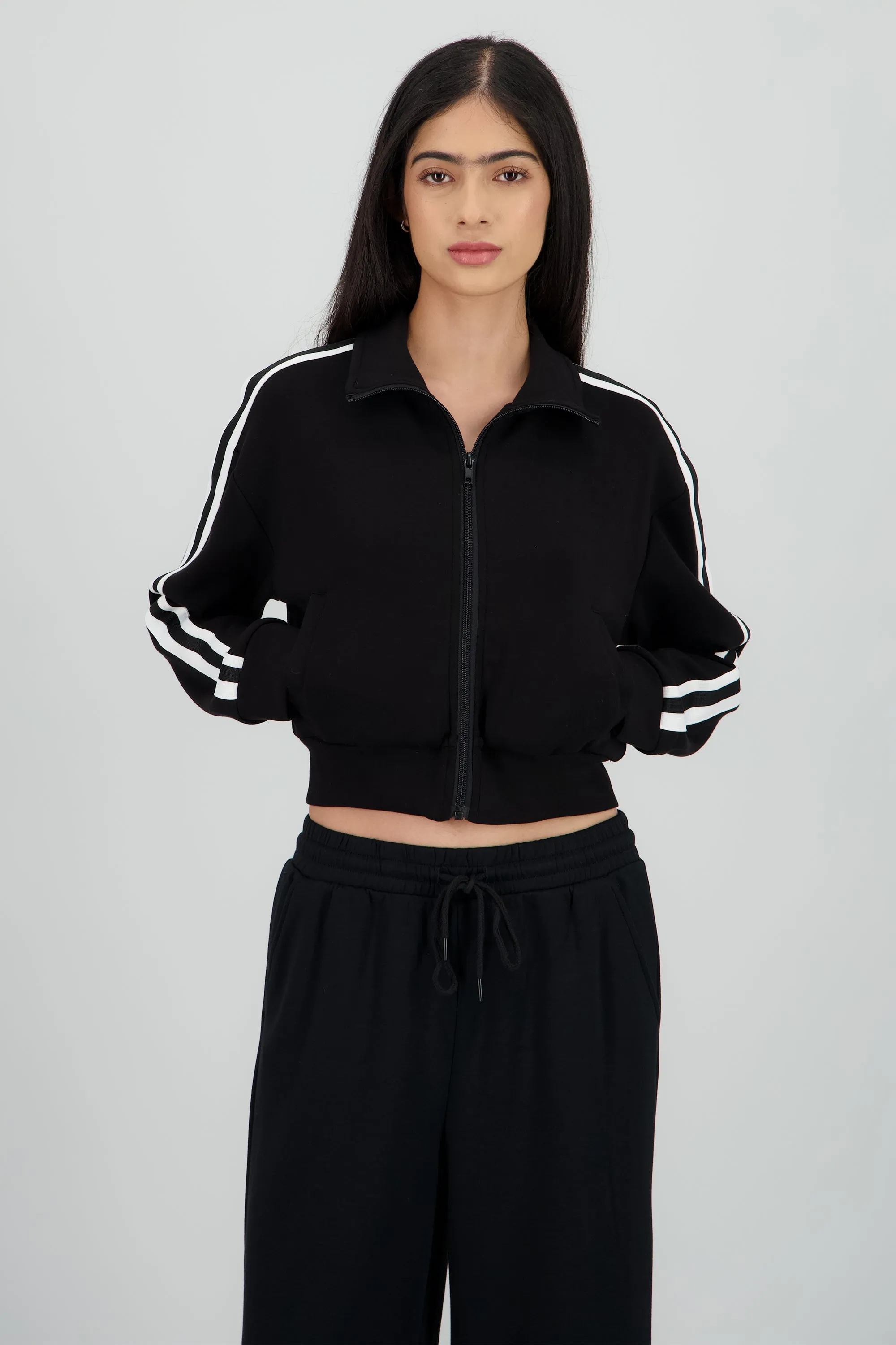 Sudadera lineas sold by Shasa product image thumbnail 2