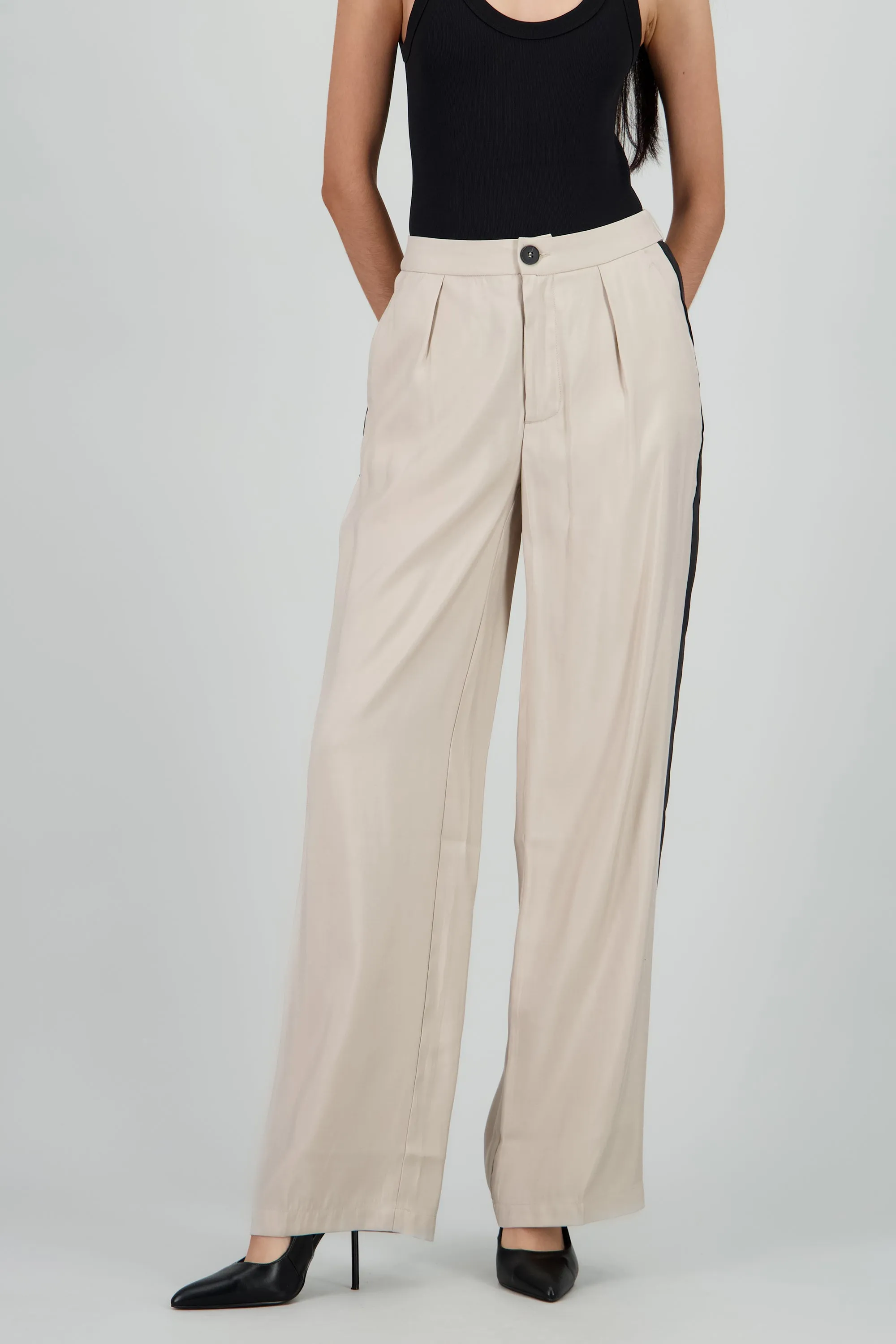 Pantalon lneas costado sold by Shasa product image thumbnail 2