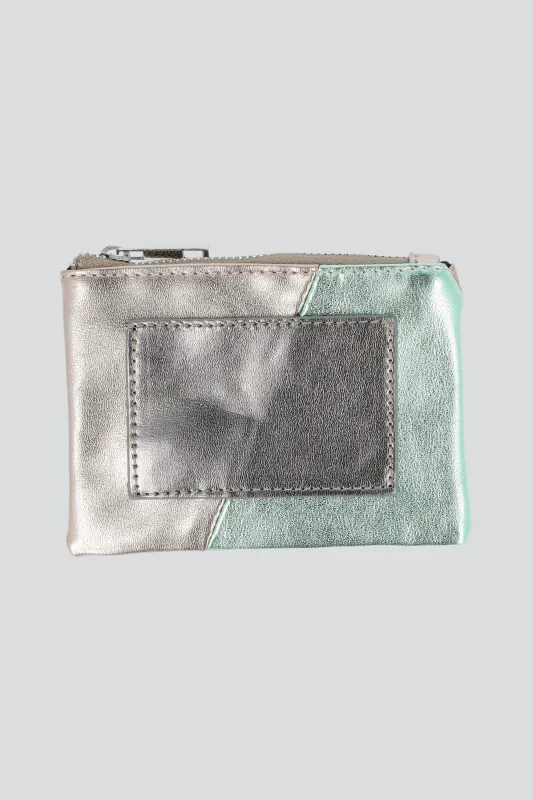 Cartera metalica multicolor sold by Shasa