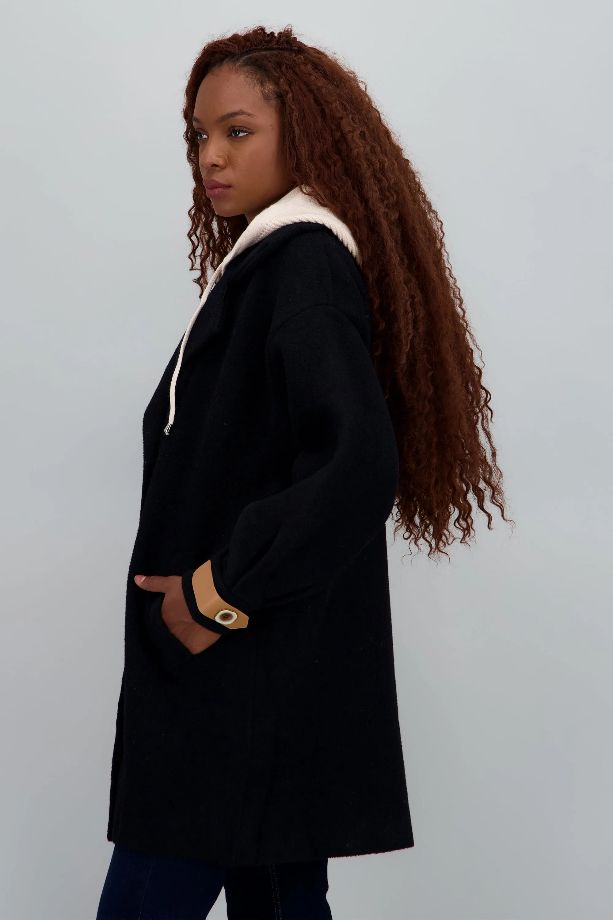 Cardigan largo con bolsas detalle gorro sold by Shasa product image thumbnail 3