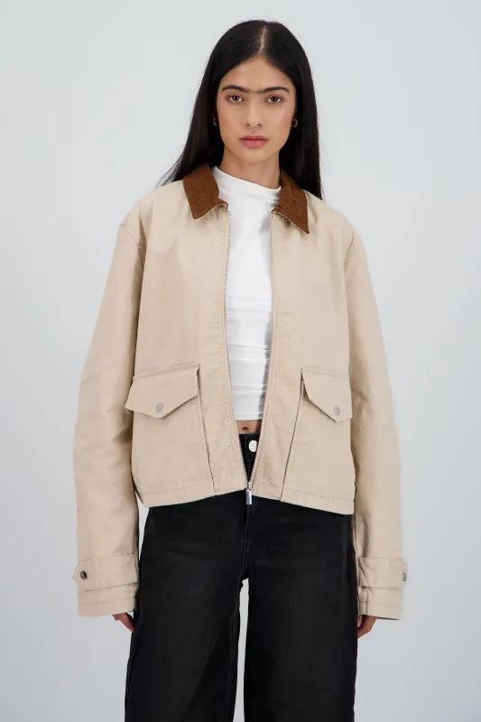 Chamarra con contraste en cuello y bolsas sold by Shasa