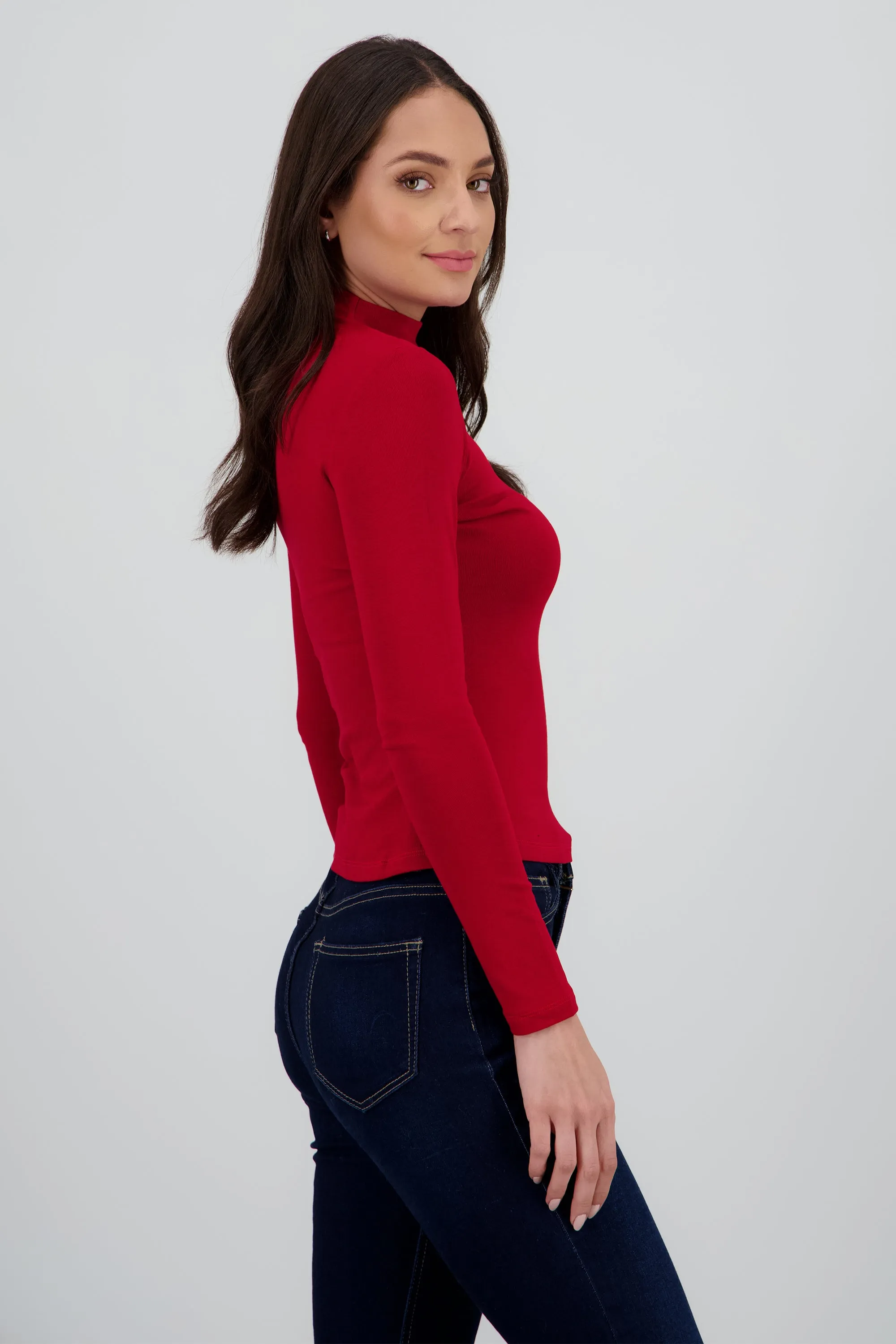 Top liso manga larga cuello alto sold by Shasa product image thumbnail 3