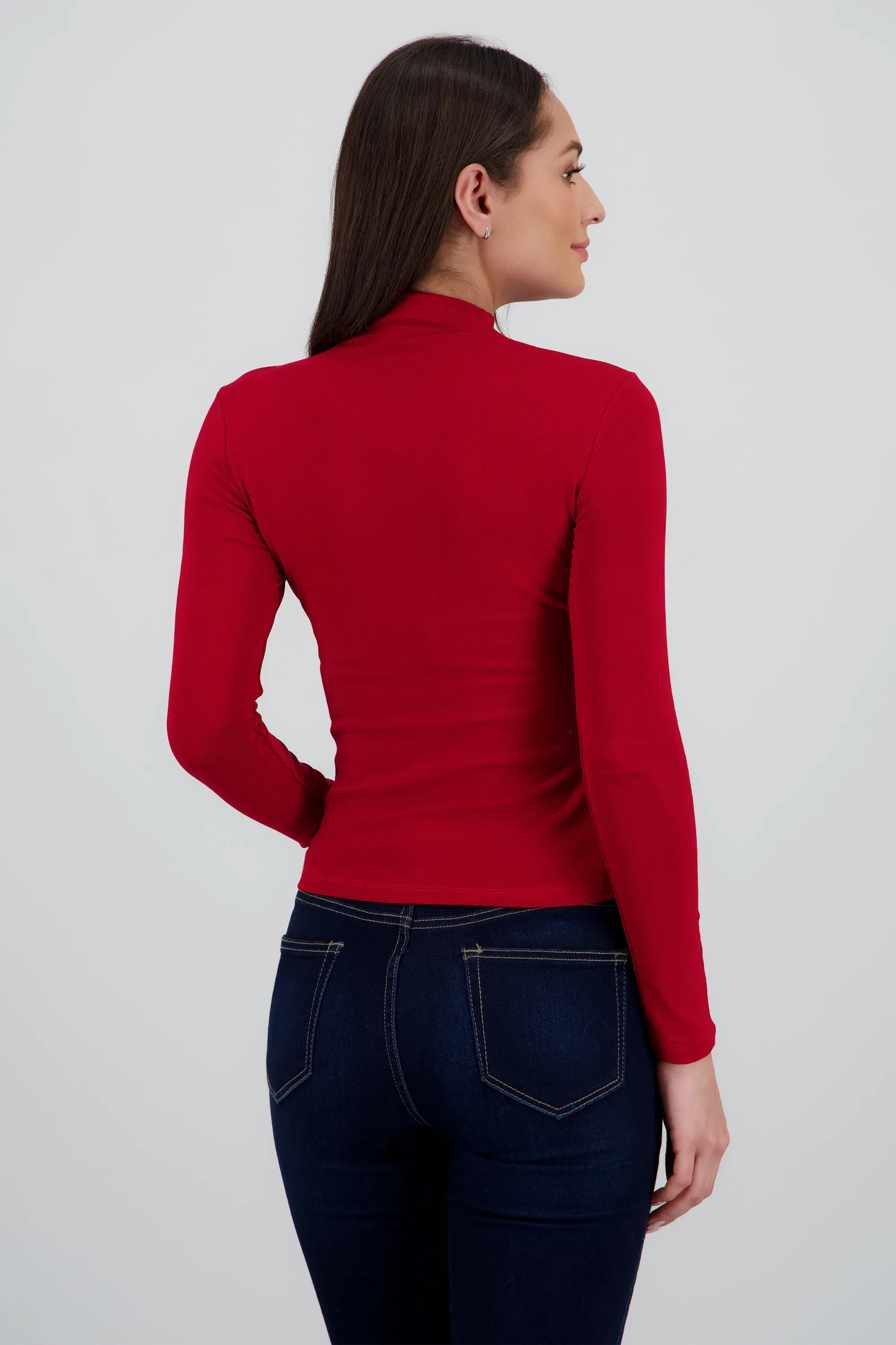 Top liso manga larga cuello alto sold by Shasa product image thumbnail 4