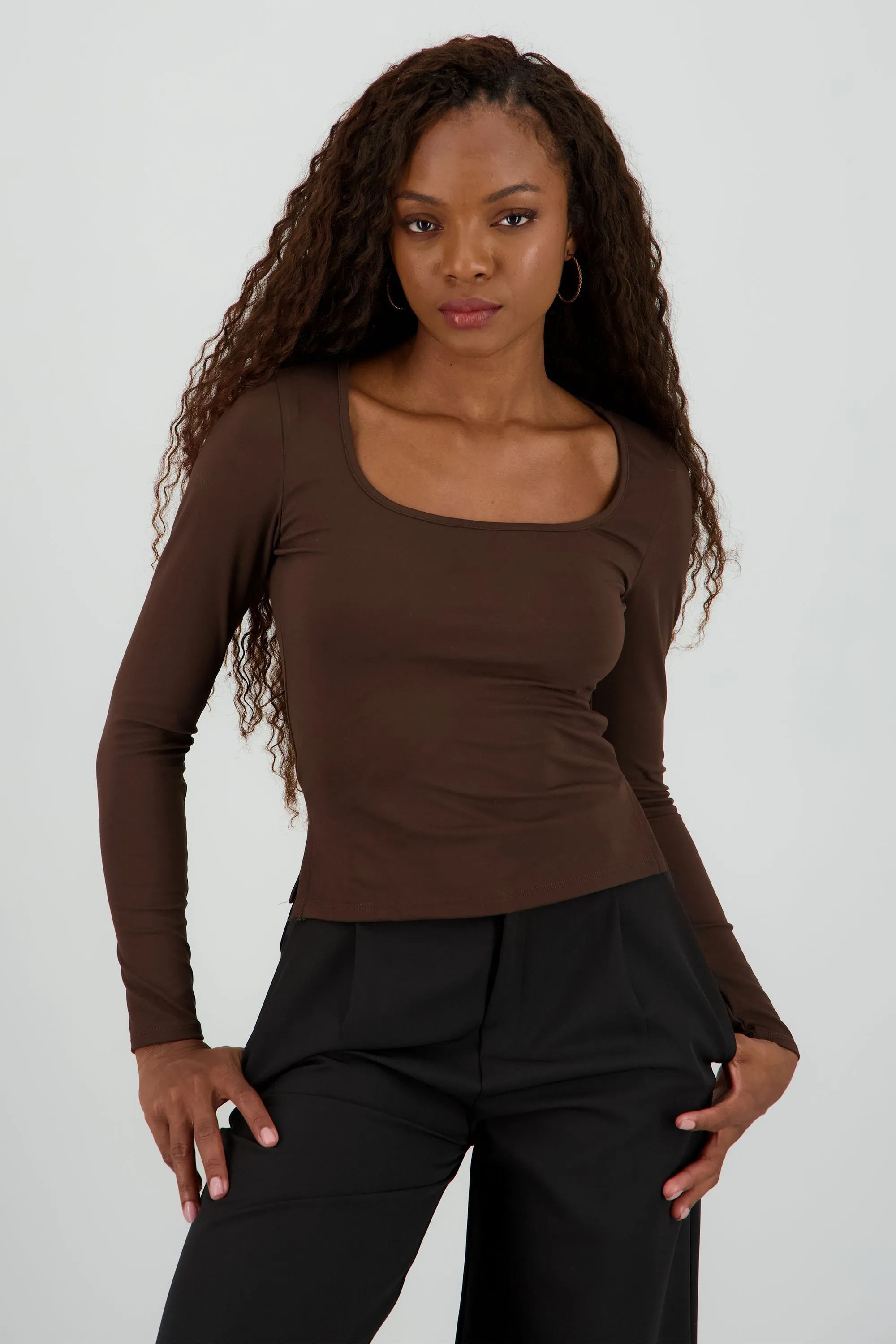 Top manga larga ceullo redondo sold by Shasa