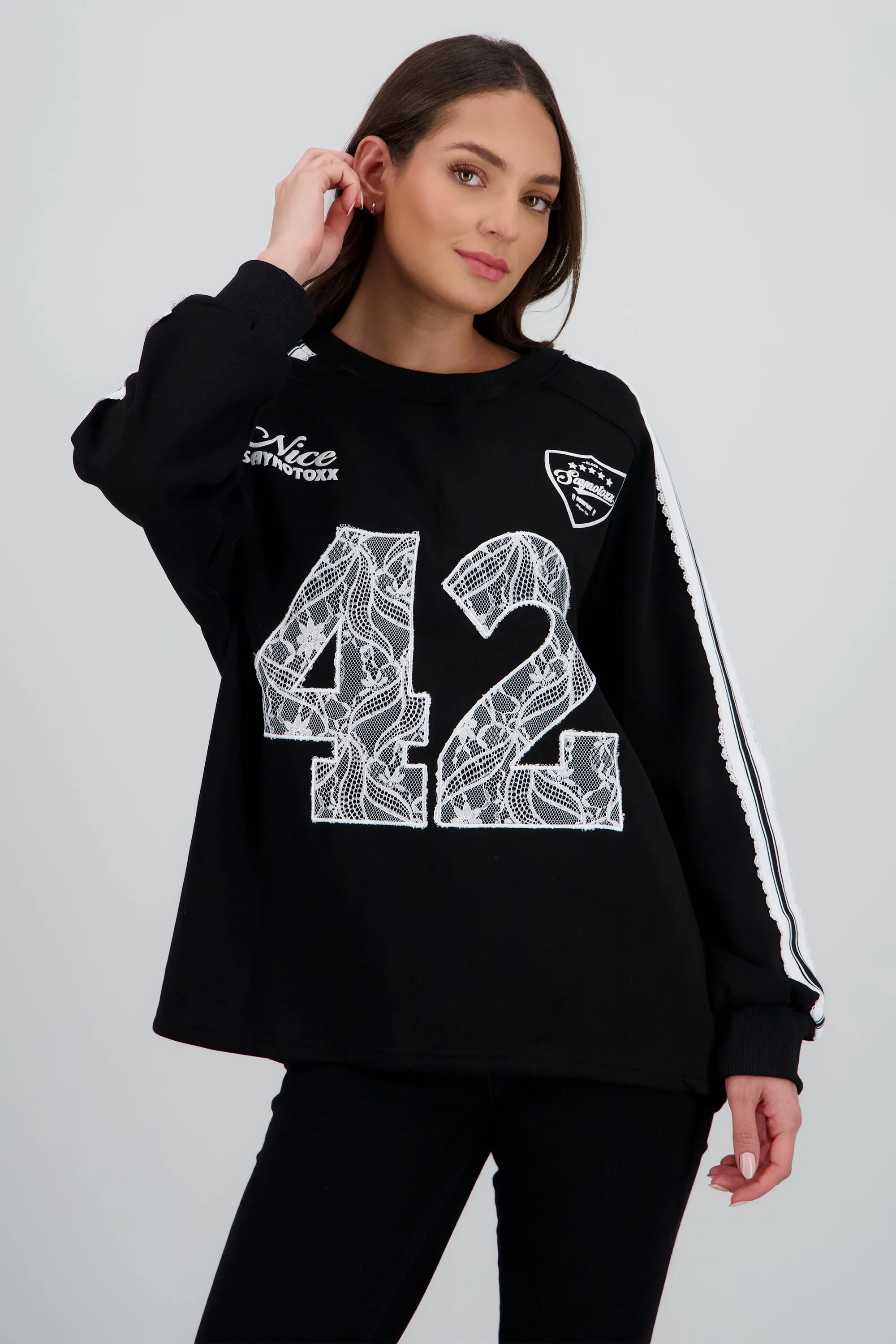 Sudadera numero encaje contrastes sold by Shasa product image thumbnail 2