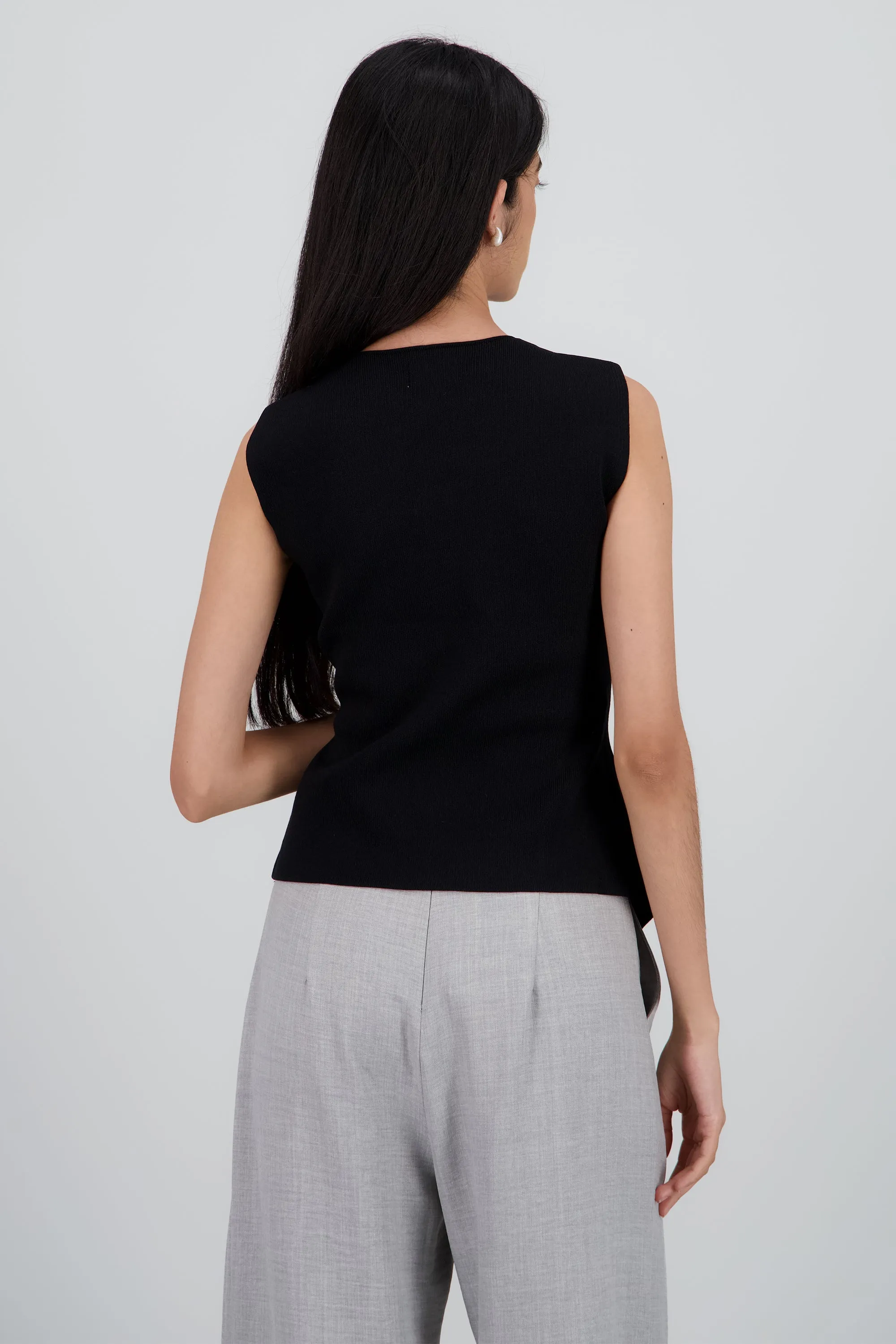 Top tipo chaleco tejido detalle botones sold by Shasa product image thumbnail 4