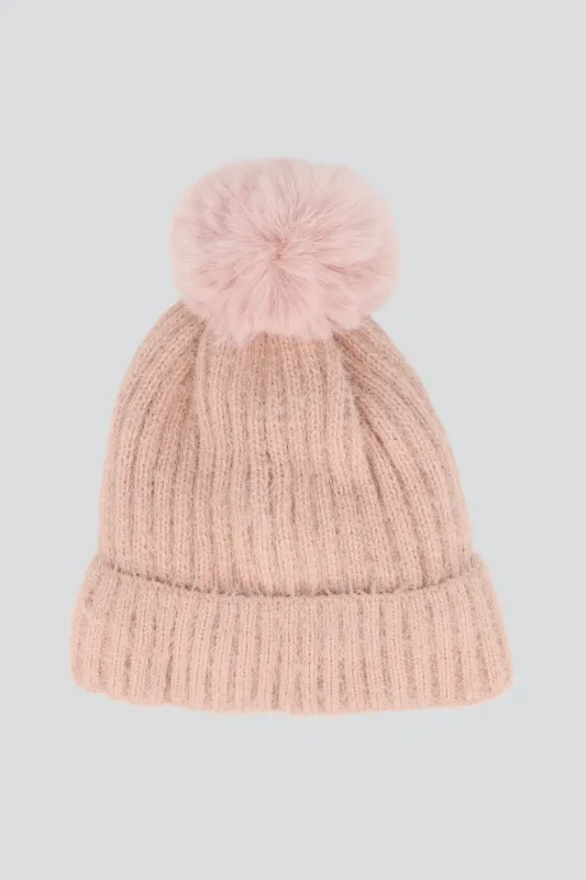 Beanie tejido fluffy sold by Shasa