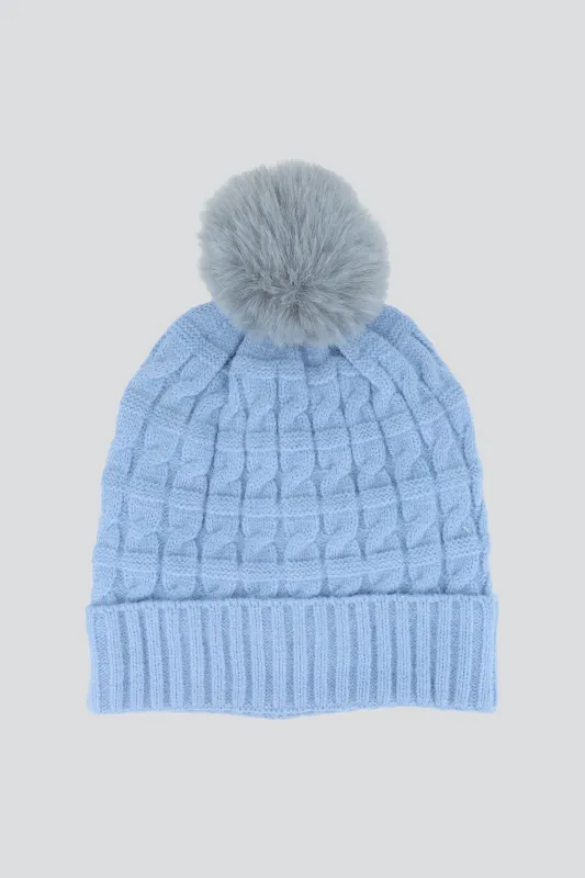 Beanie trenzas fluffy sold by Shasa