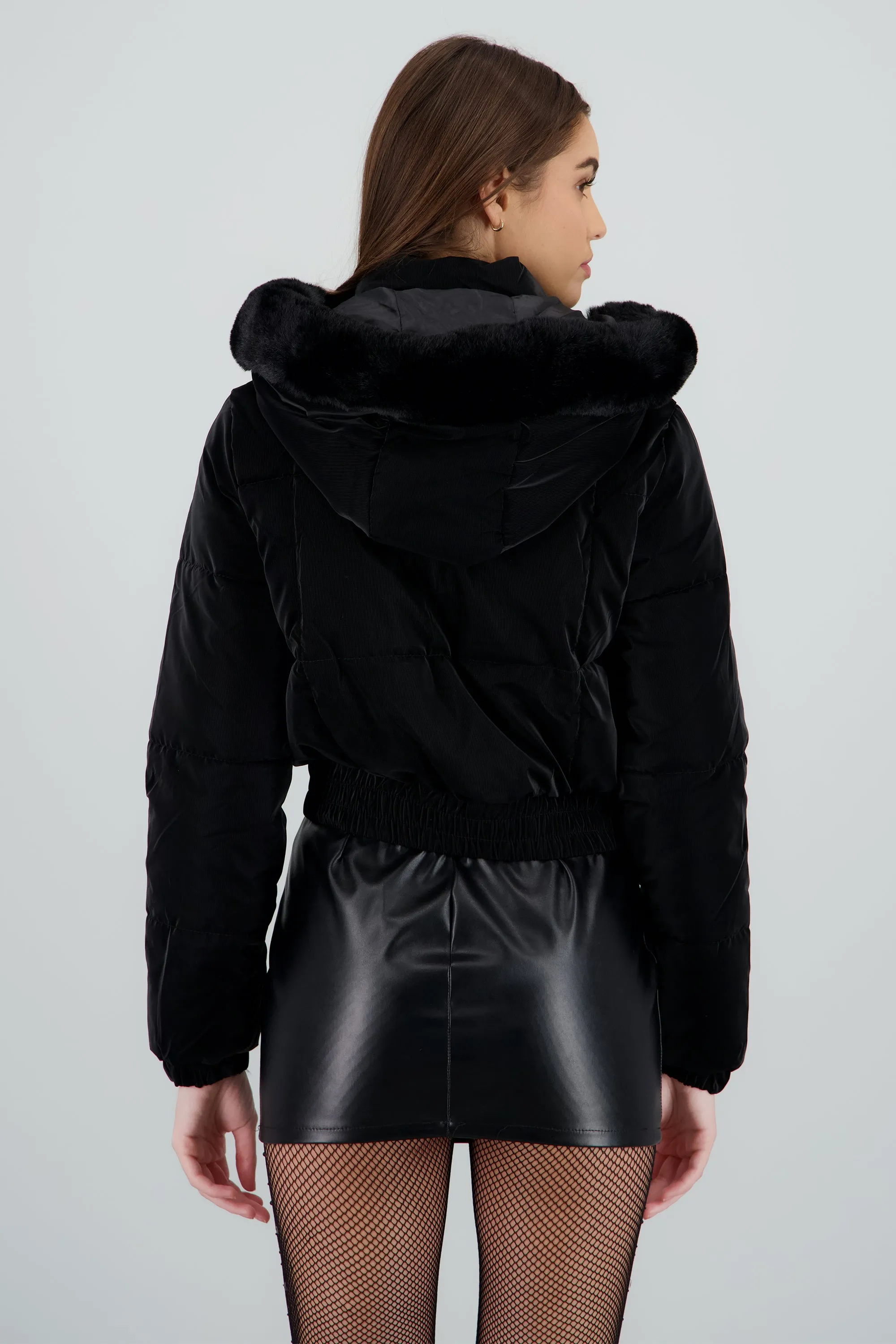 Chamarra con gorro peluche sold by Shasa product image thumbnail 4