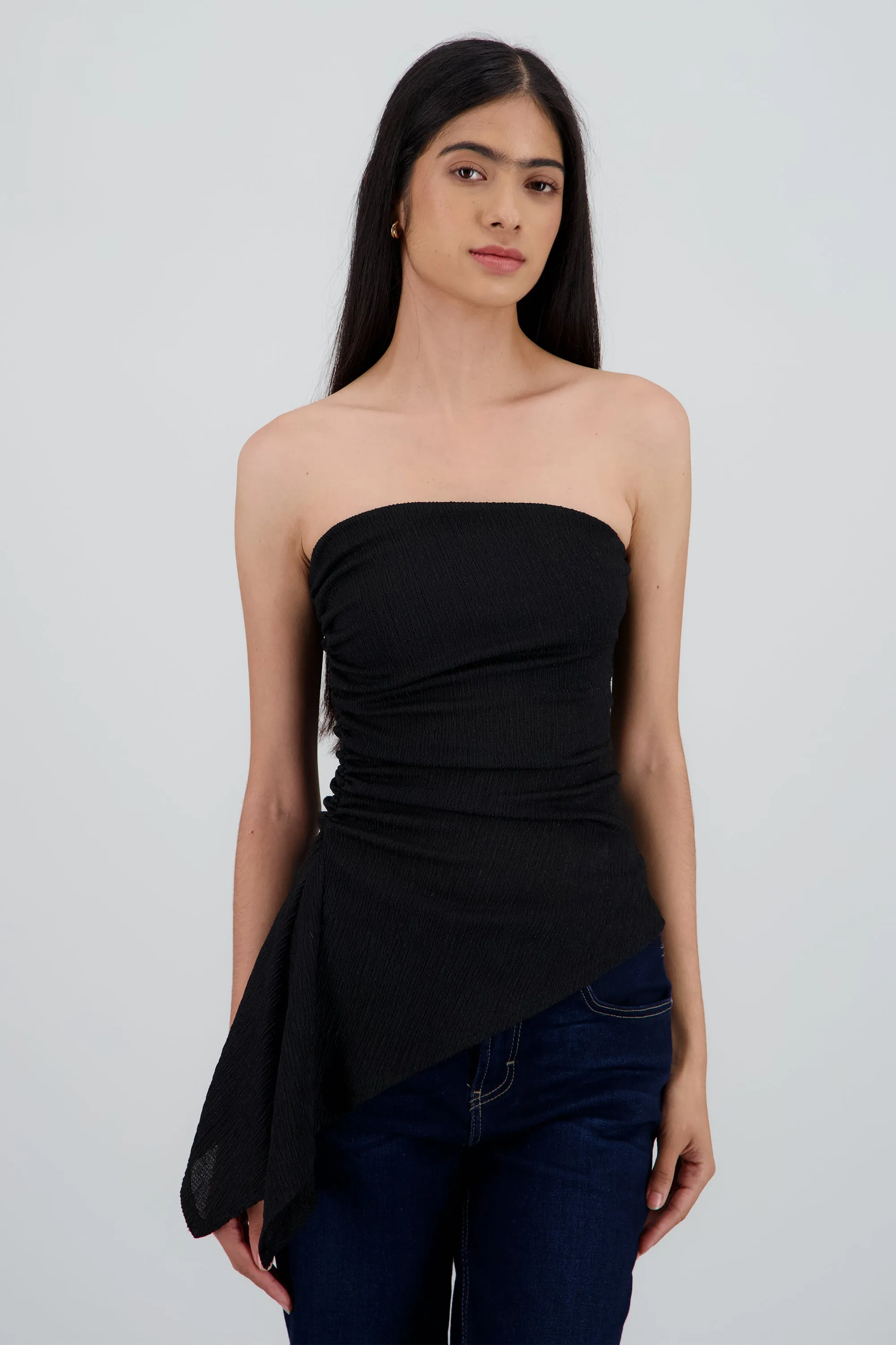 Top bandeau textura asimetrico sold by Shasa