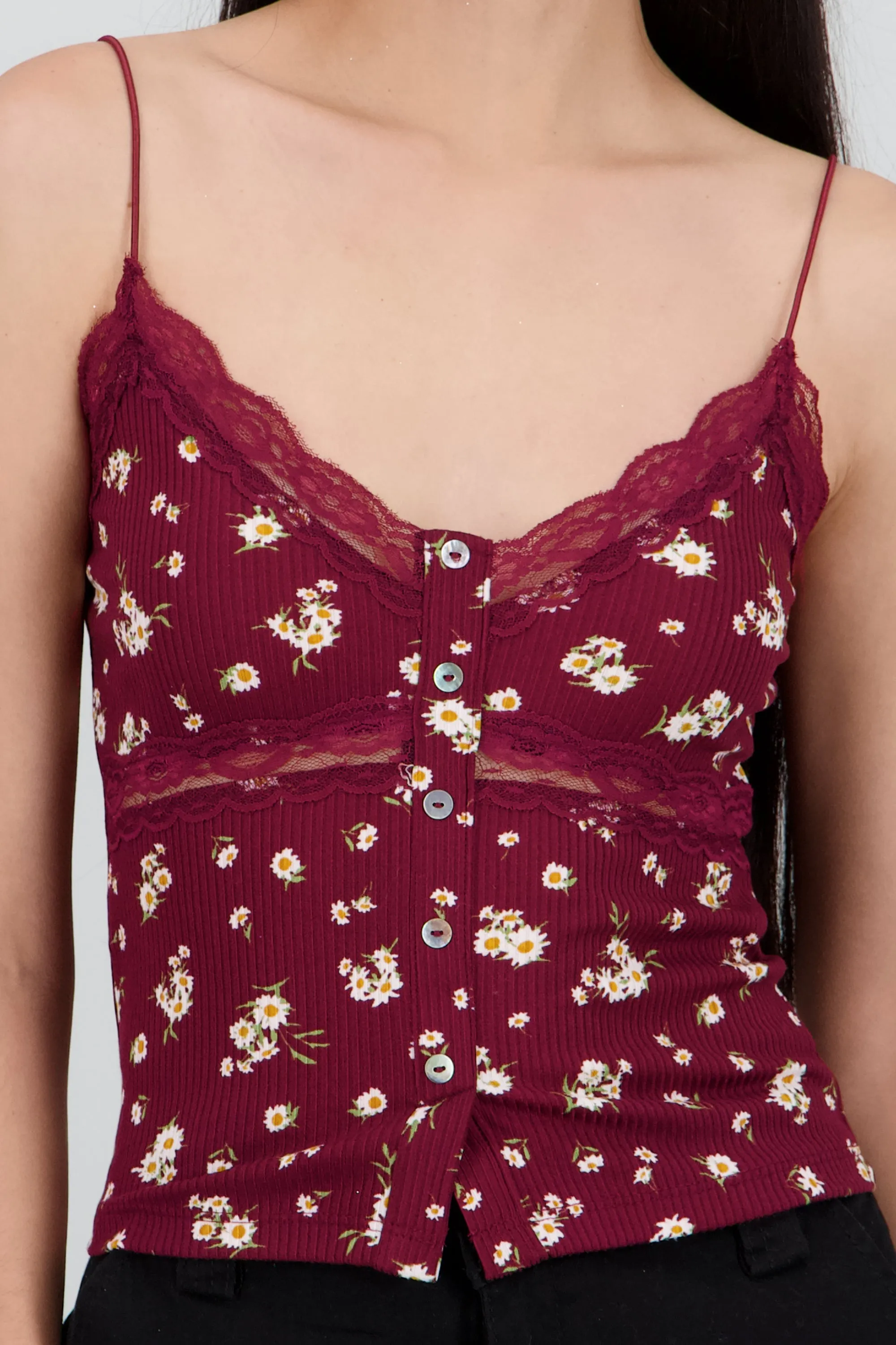 Top estampado flores detalle encaje sold by Shasa product image thumbnail 5