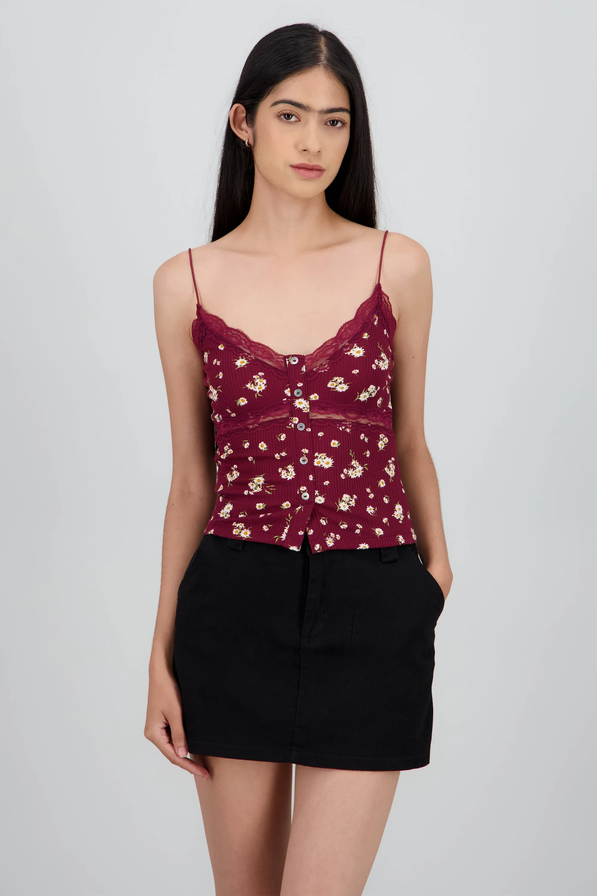 Top estampado flores detalle encaje sold by Shasa product image thumbnail 2