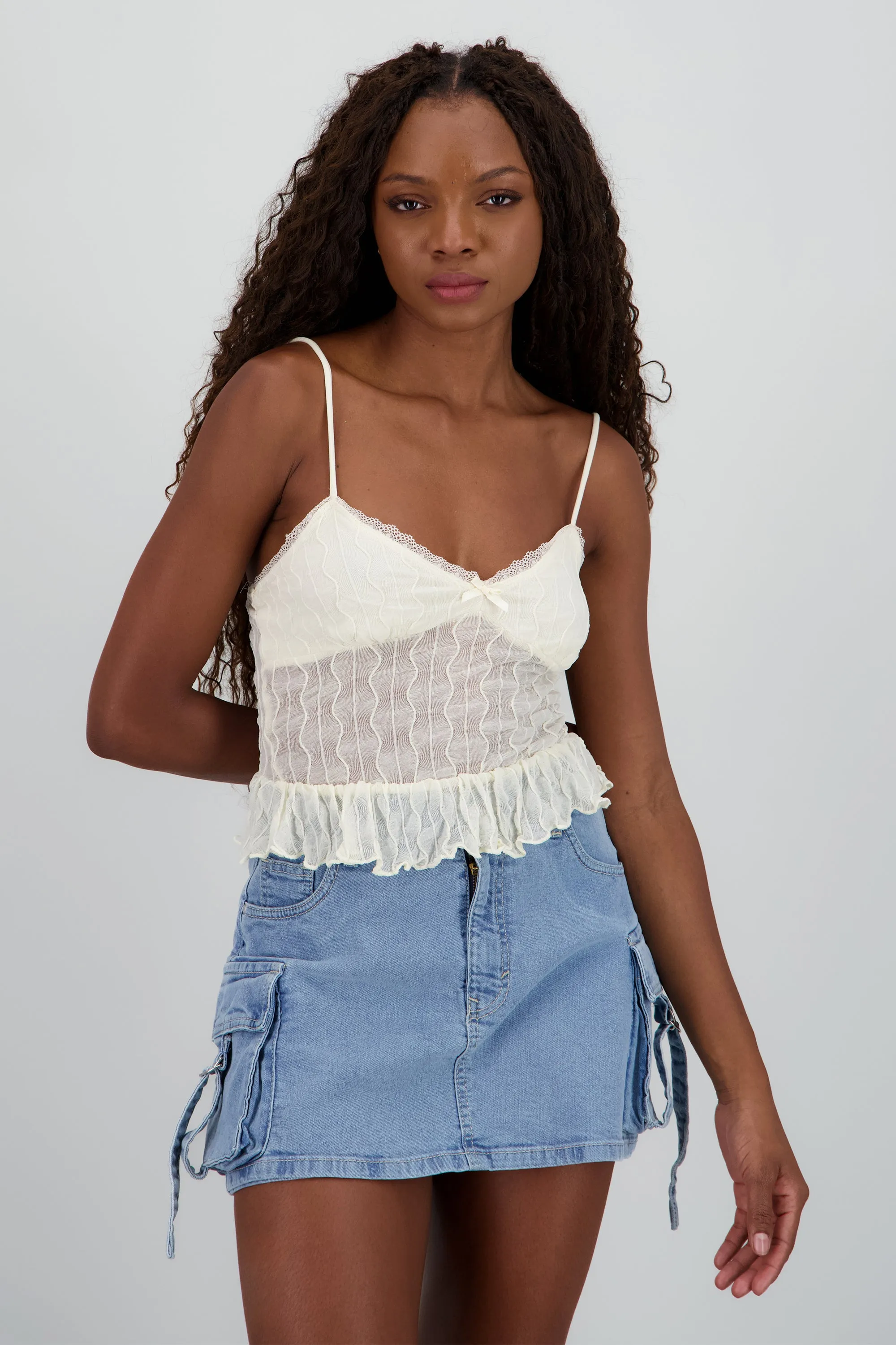 Top tirantes encaje con detalle moño sold by Shasa