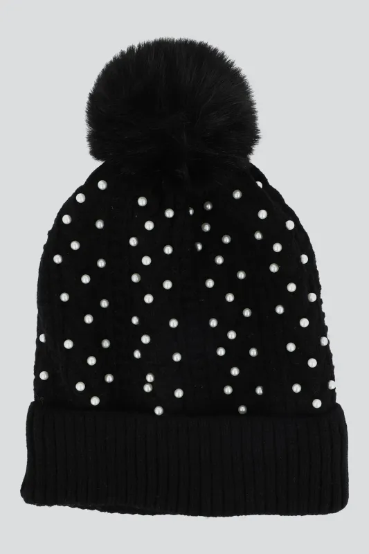Beanie aplicaciones perlas sold by Shasa