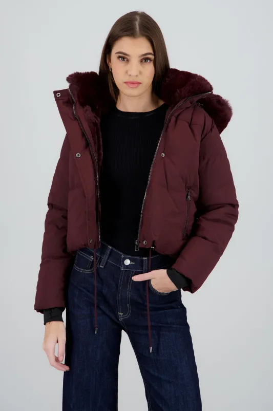 Chamarra corta con gorro peluche sold by Shasa