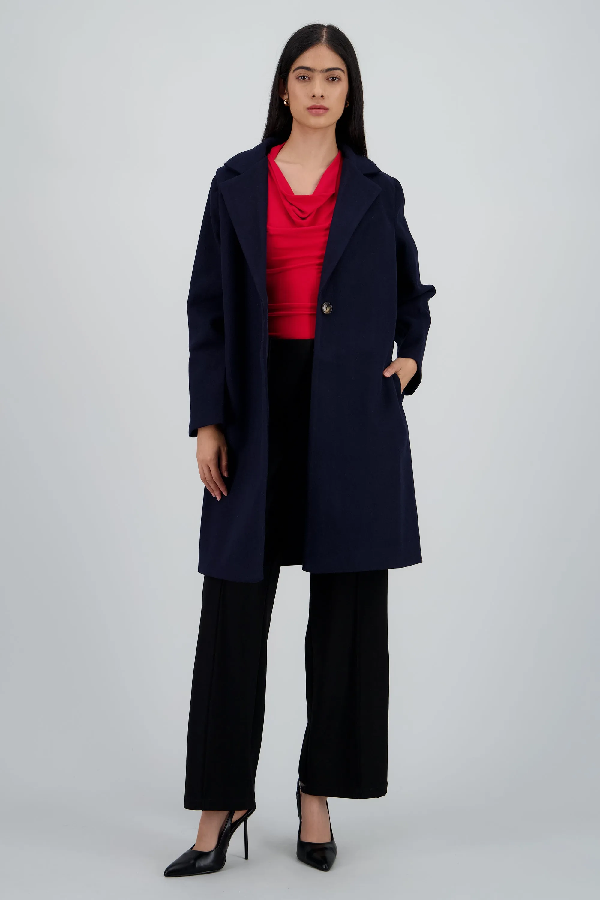 Abrigo tipo lana liso sold by Shasa