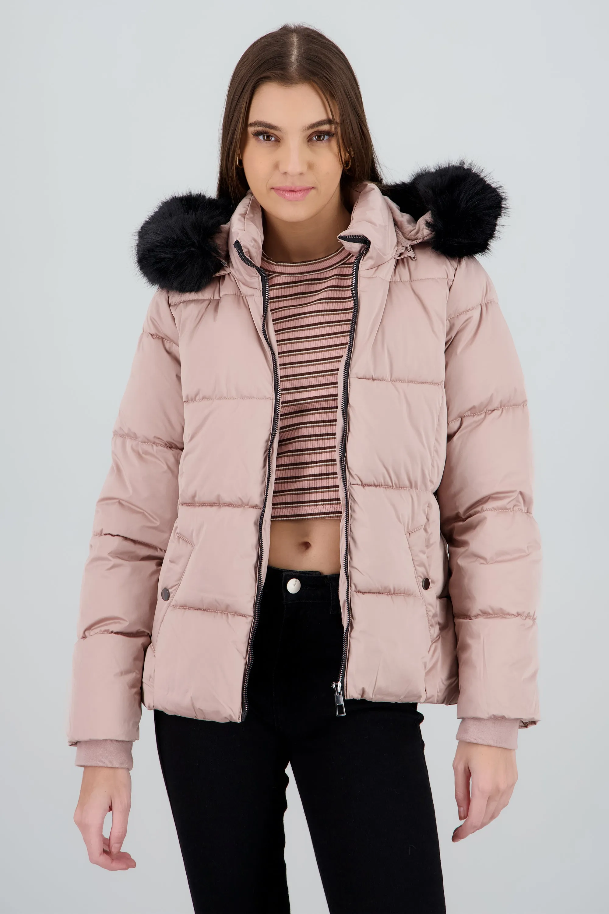 Chamarra satin capitonada con gorro peluche sold by Shasa