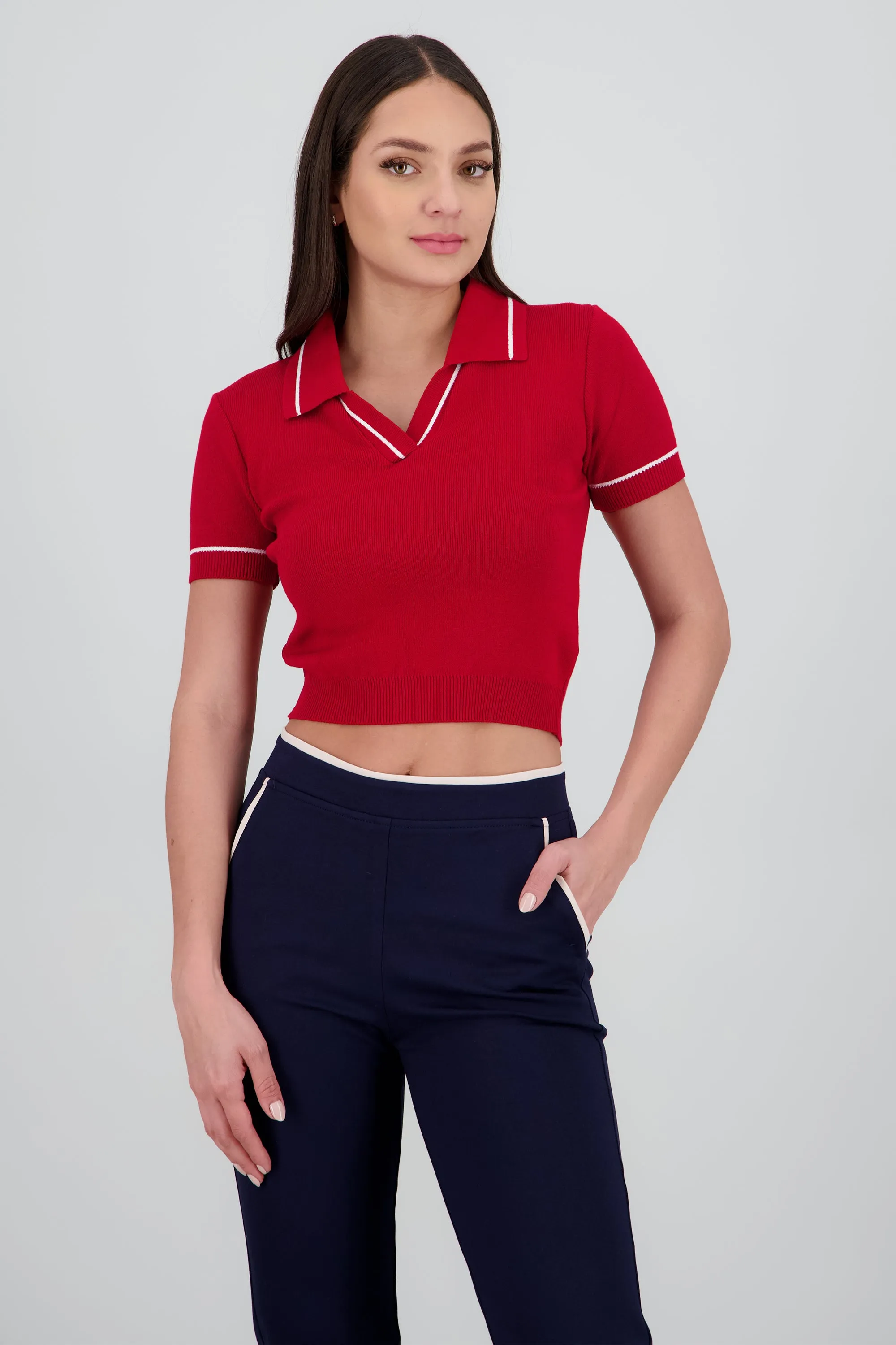 Top cuello camisero contraste sold by Shasa