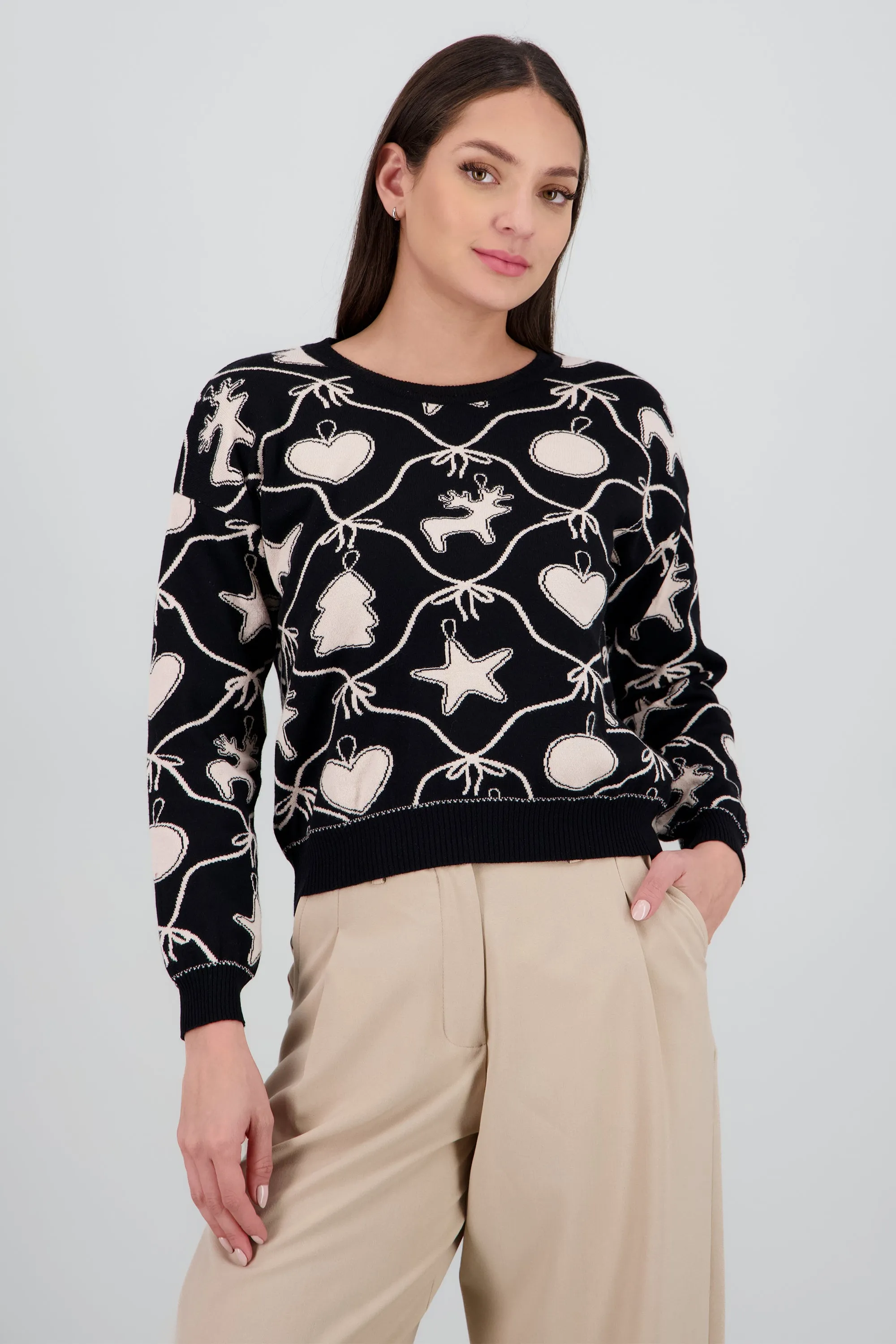 Sueter esferas navidad sold by Shasa