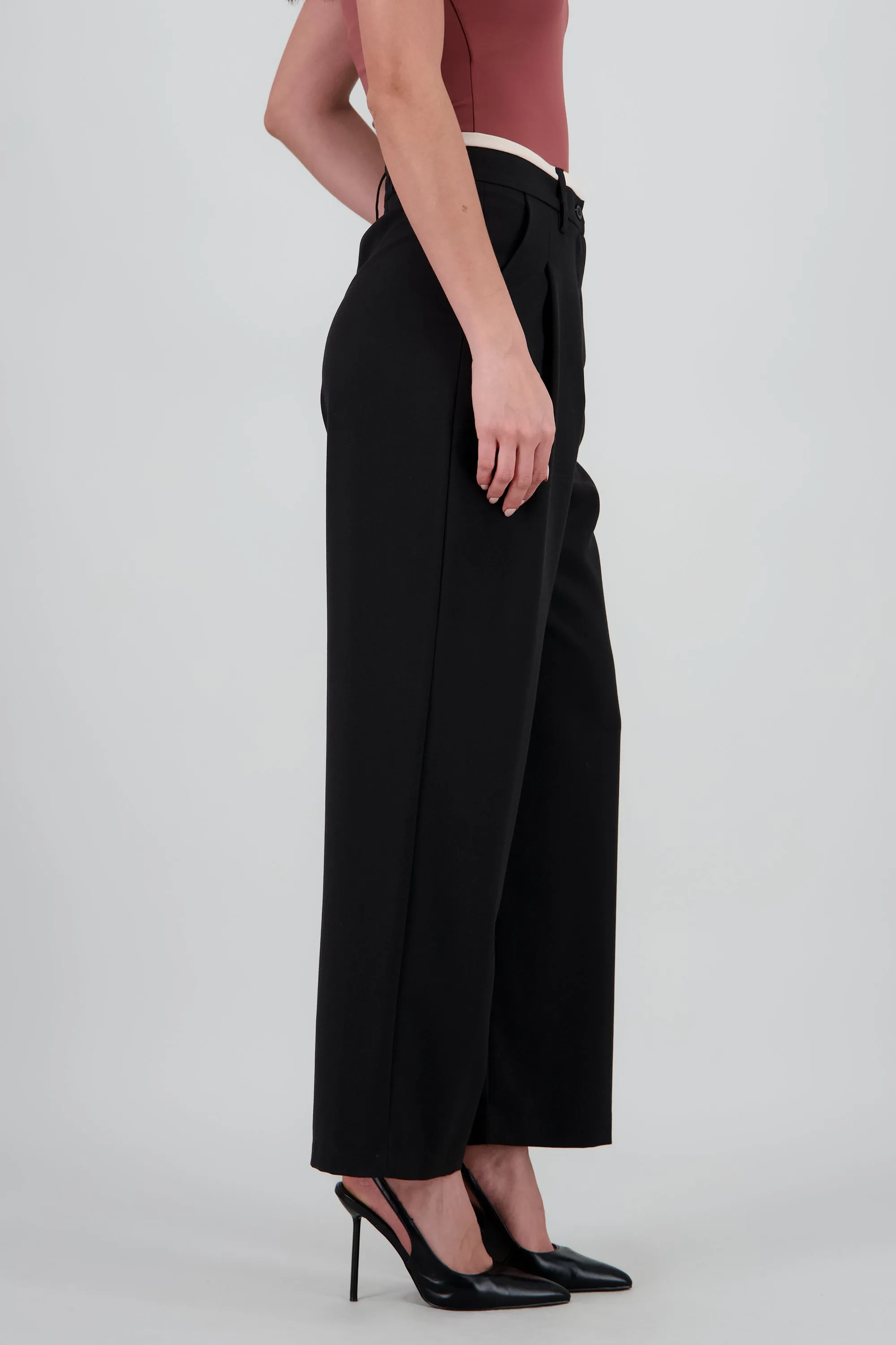 Pantalon contraste pinzas sold by Shasa product image thumbnail 3