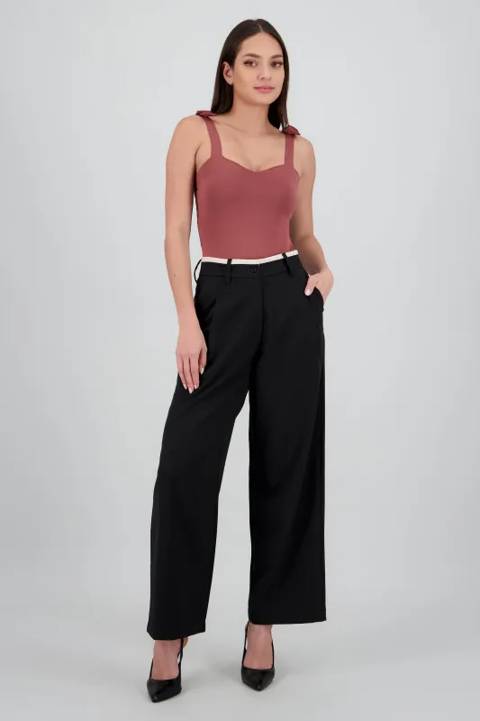 Pantalon contraste pinzas sold by Shasa