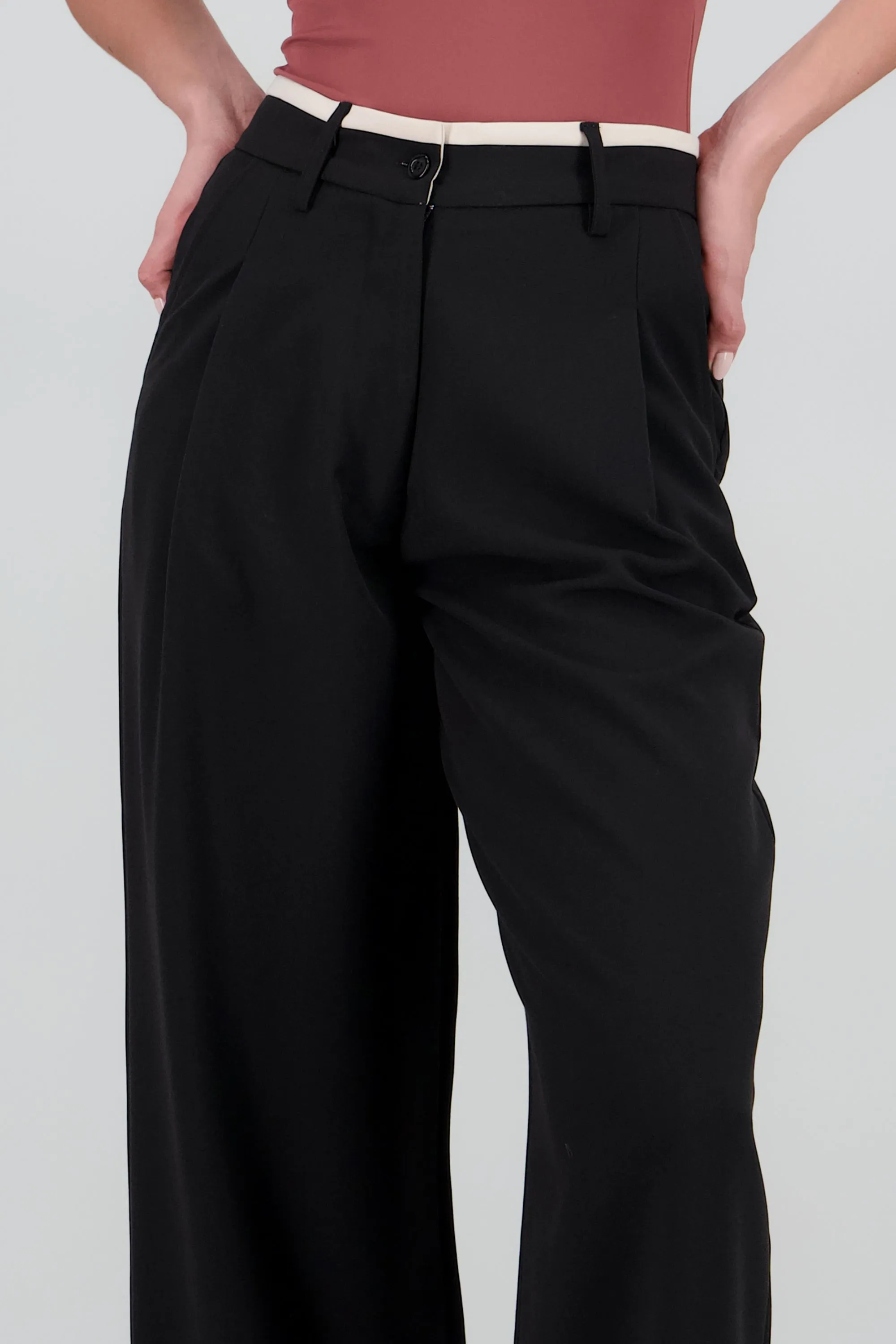 Pantalon contraste pinzas sold by Shasa product image thumbnail 5