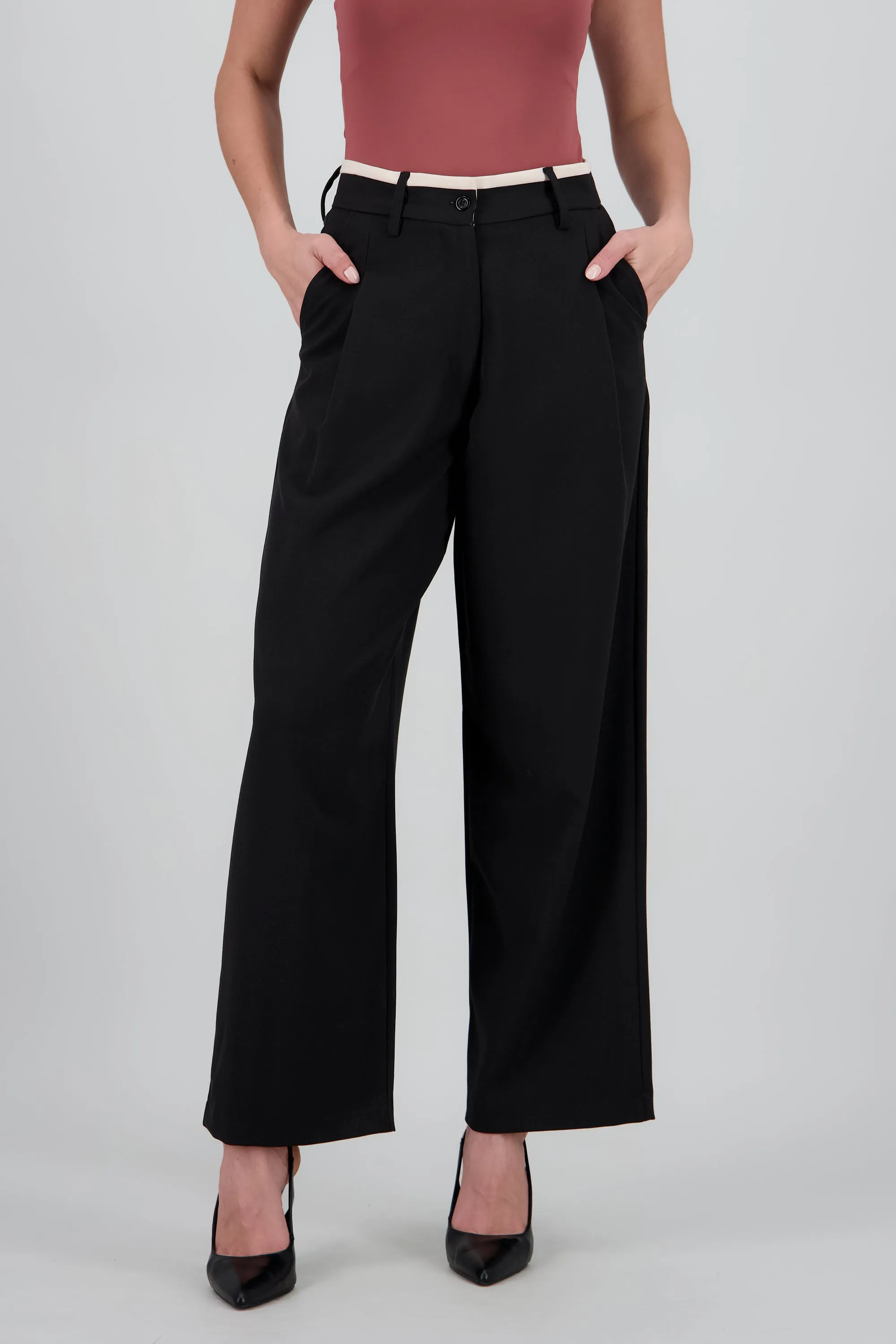 Pantalon contraste pinzas sold by Shasa product image thumbnail 2