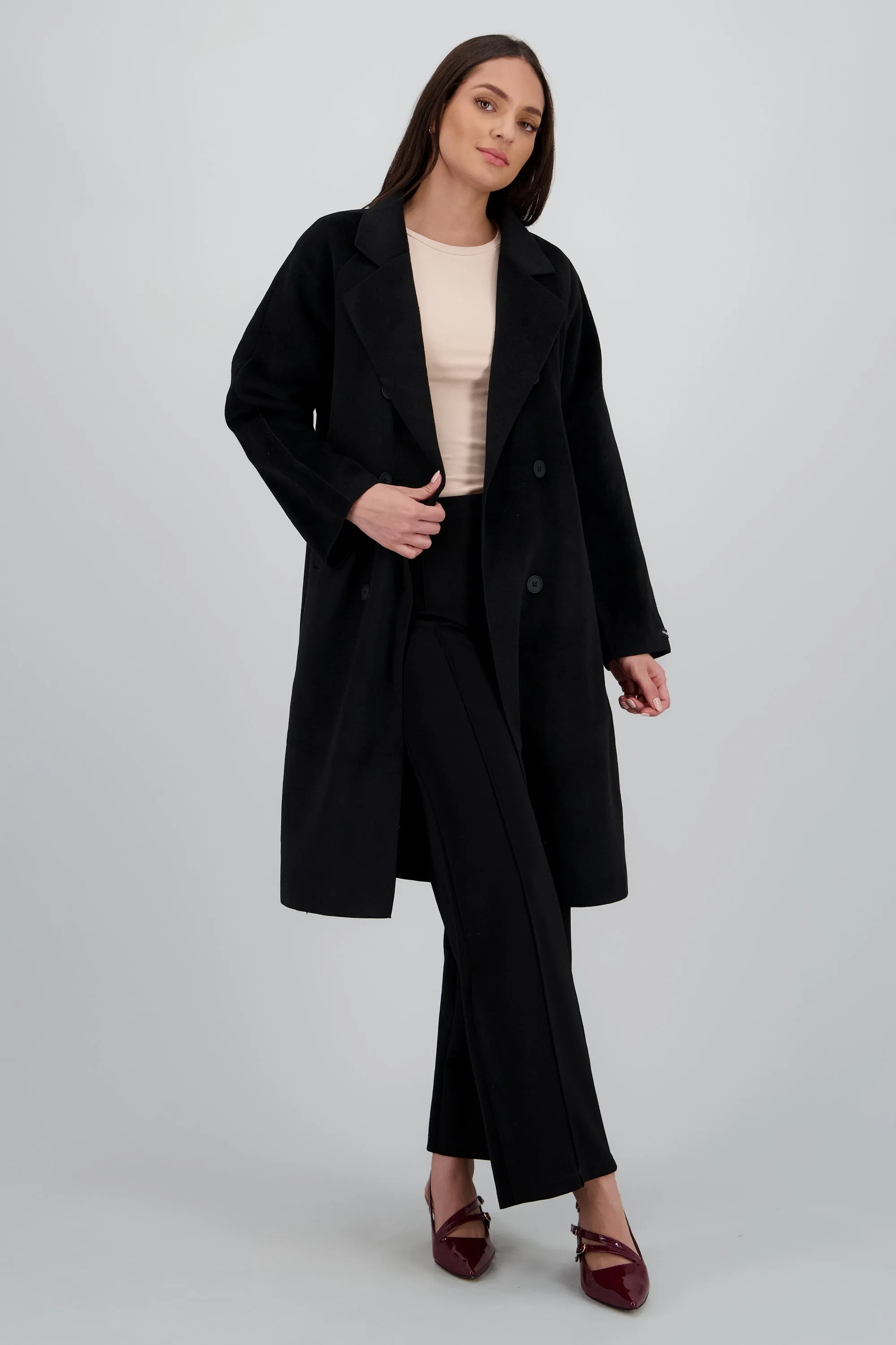 Abrigo largo detalle botones sold by Shasa