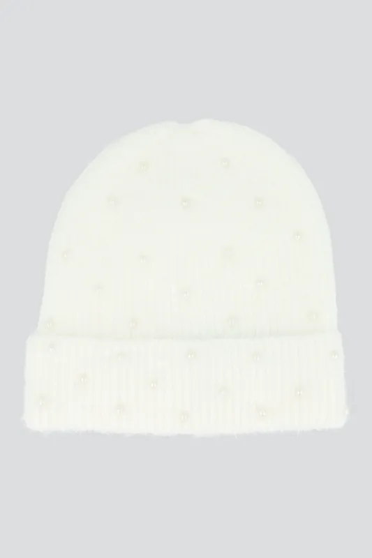 Beanie detalle perlas sold by Shasa