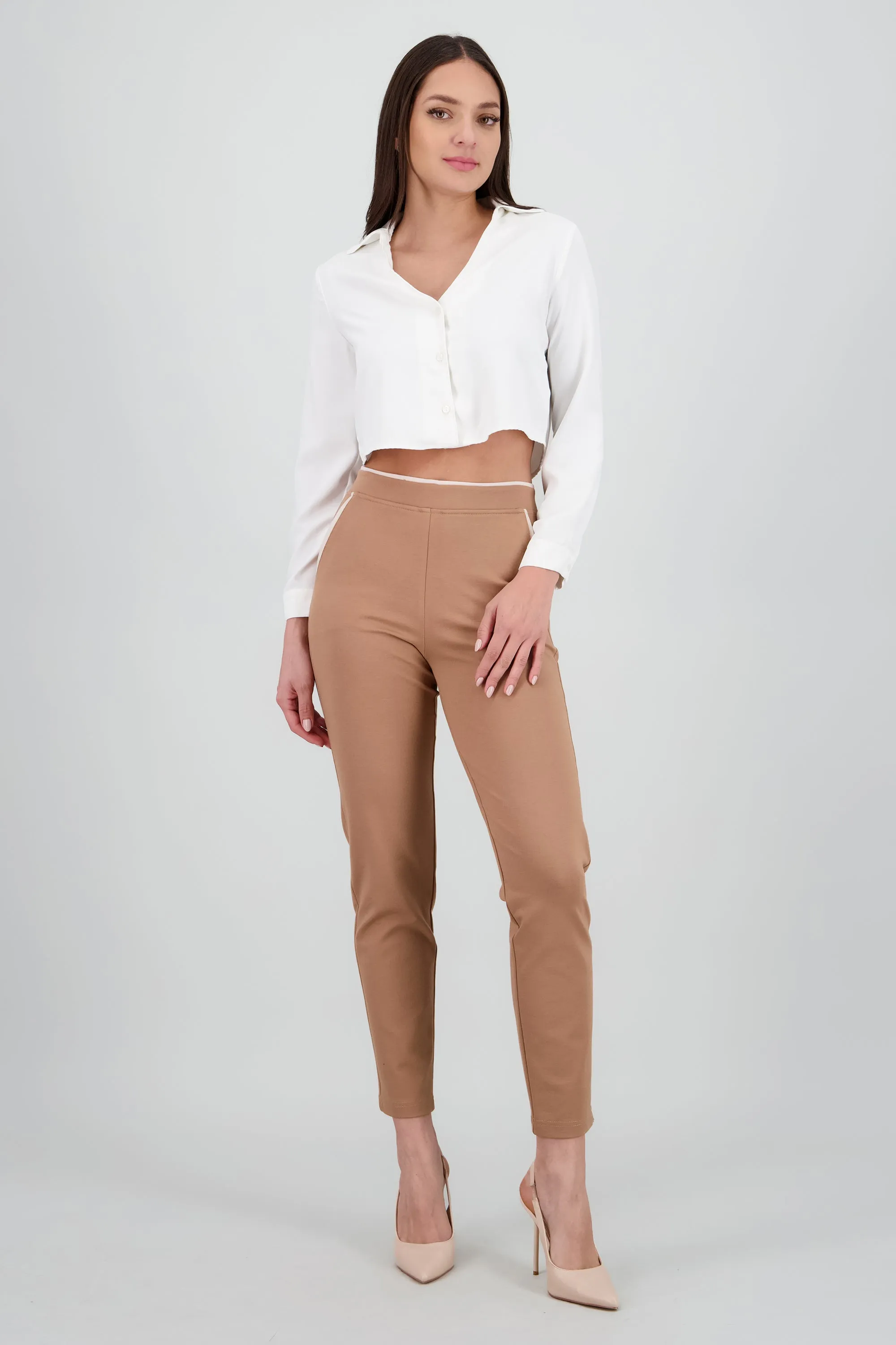 Pantalon contraste sold by Shasa