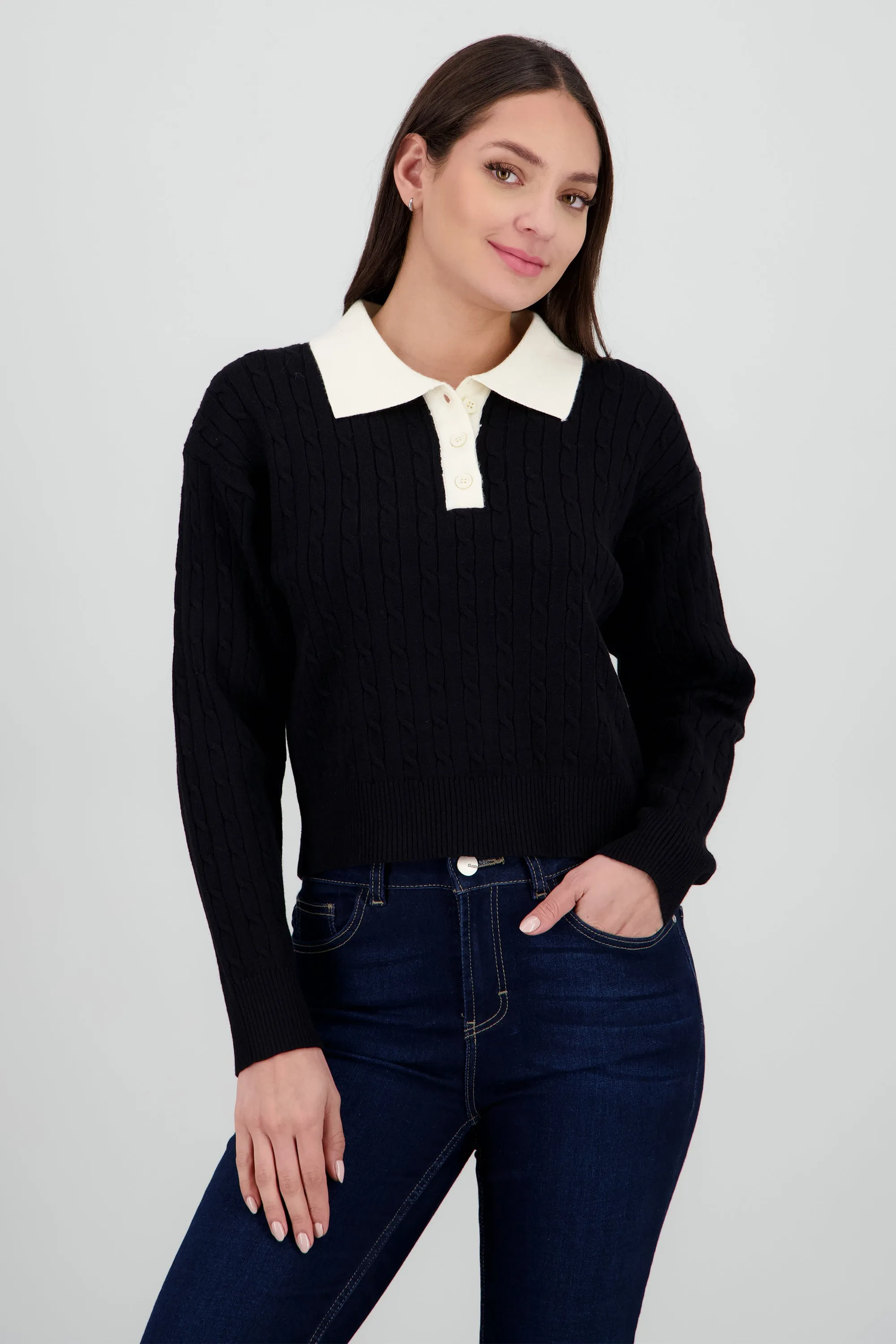 Sueter tipo polo con contraste en cuello sold by Shasa