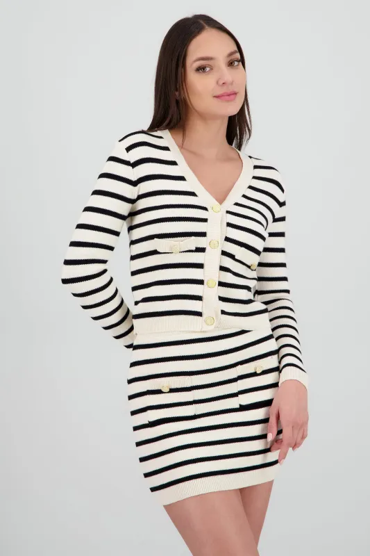 Sueter rayas boton detalle sold by Shasa