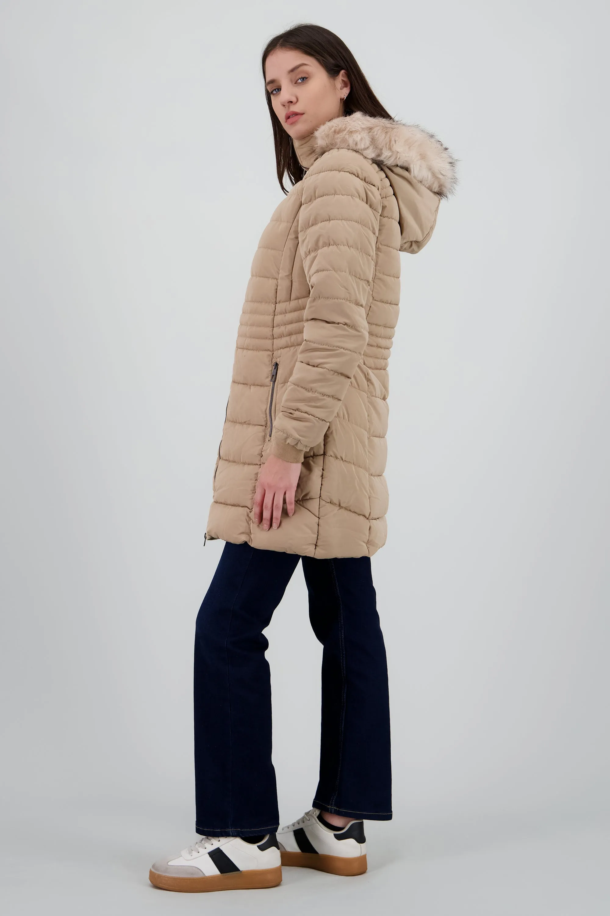 Chamarra puffer larga con peluche en gorro sold by Shasa product image thumbnail 3