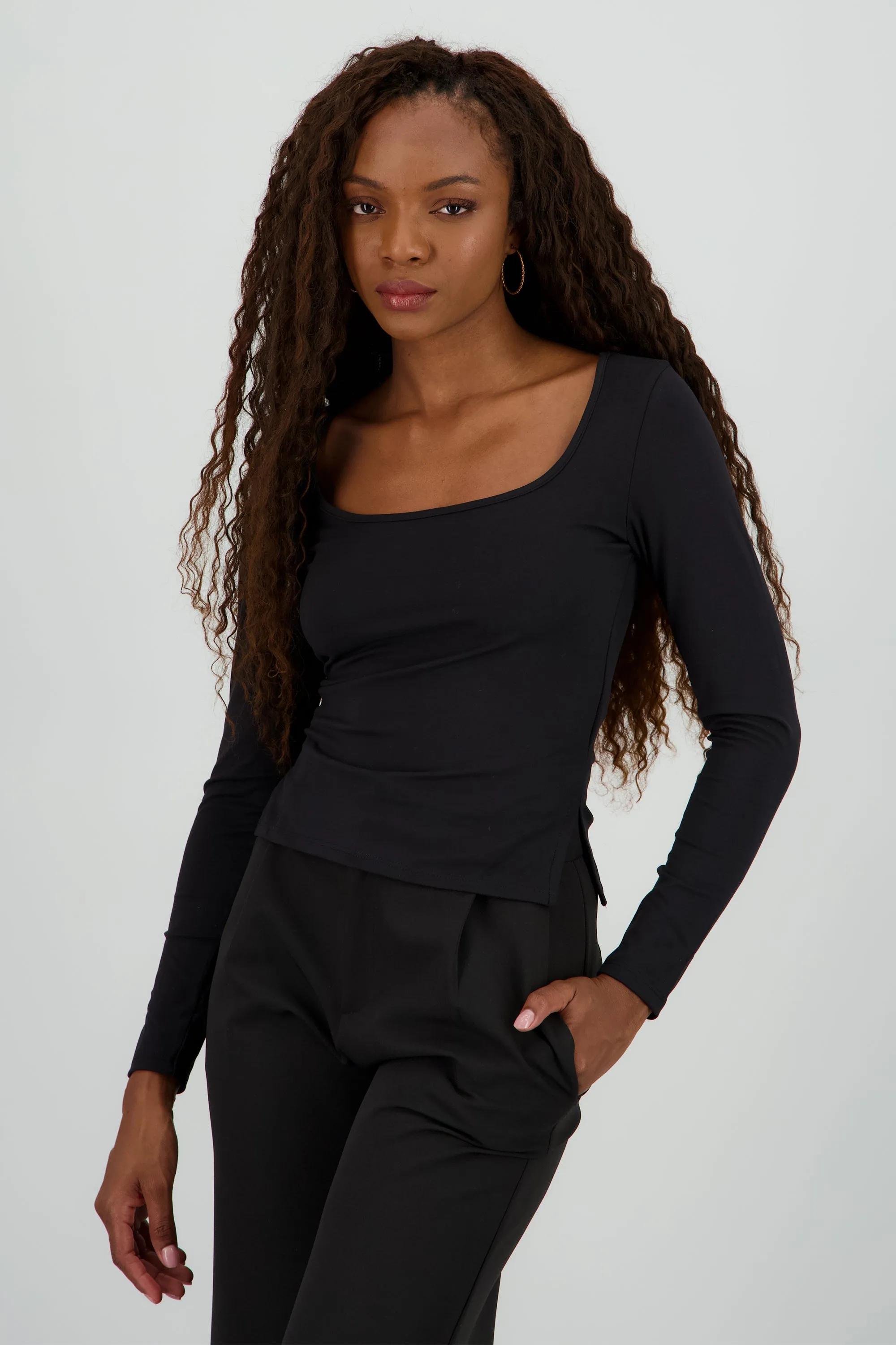 Top manga larga ceullo redondo sold by Shasa