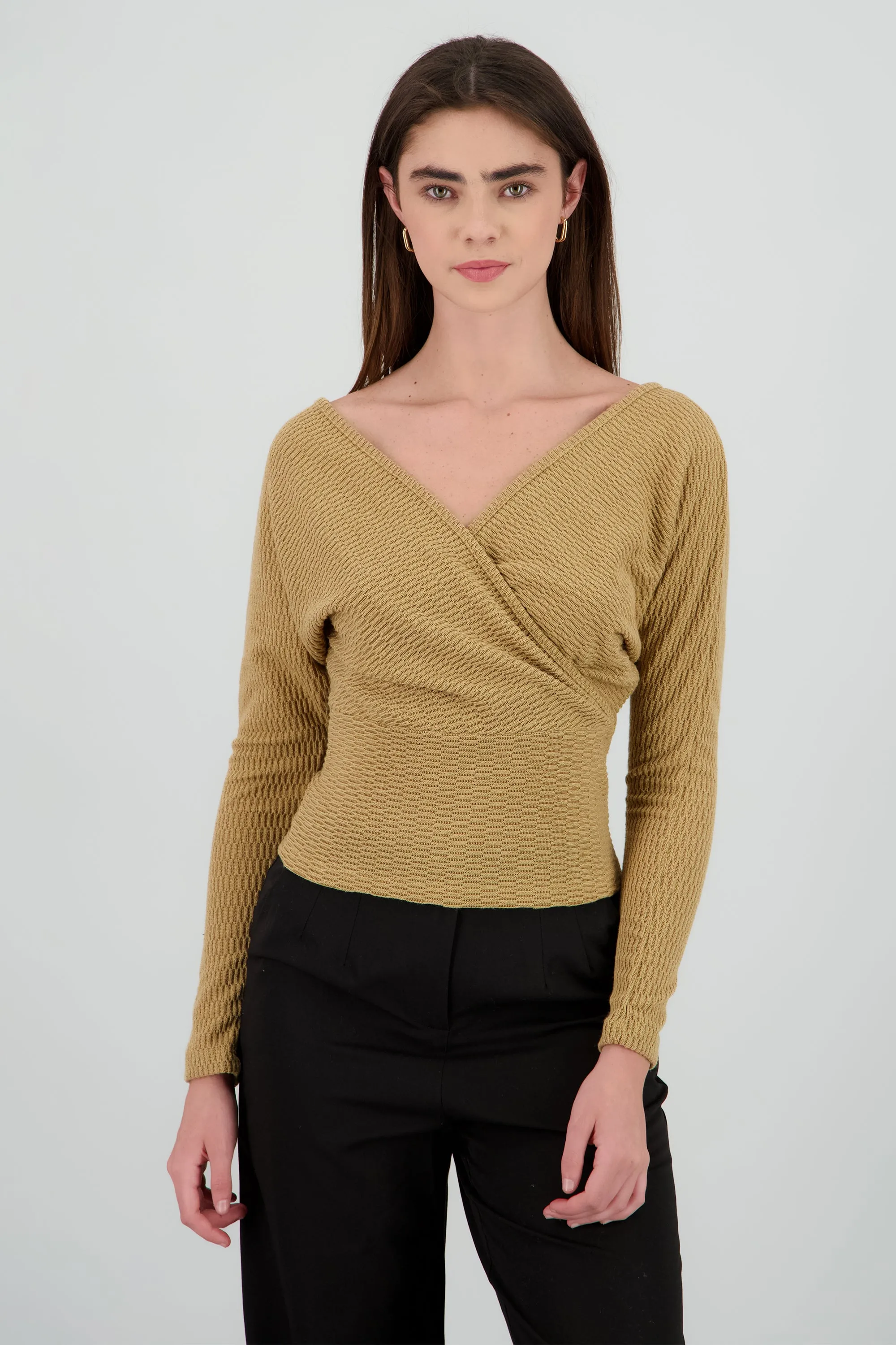 Blusa manga larga escote cruzado sold by Shasa