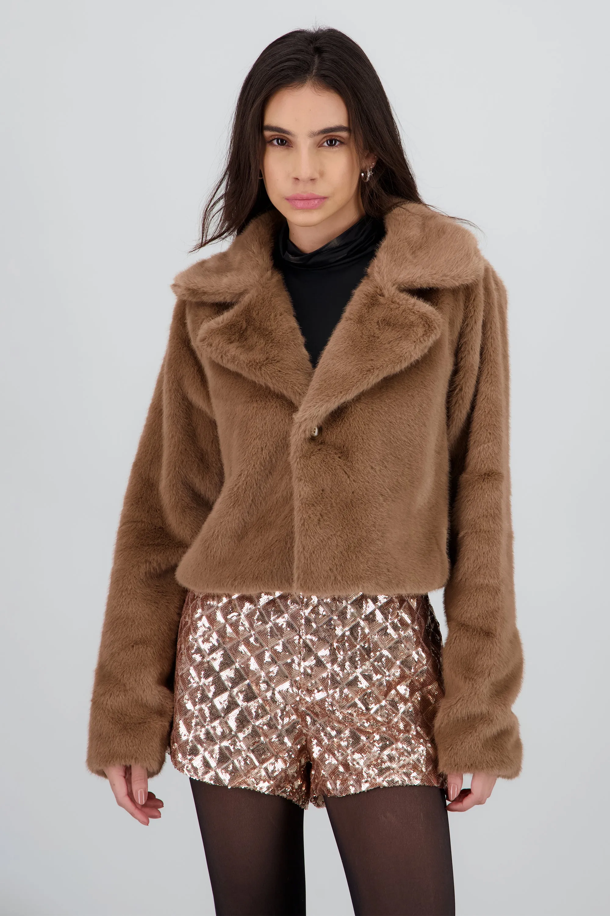 Abrigo corto liso pelo sold by Shasa