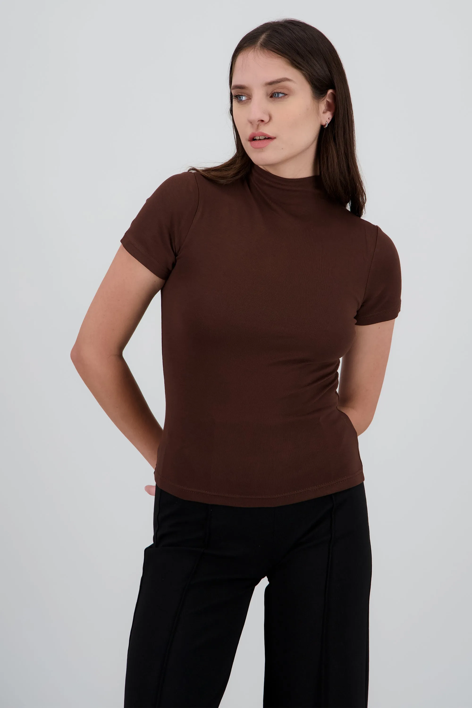 Top manga corta liso cuello alto sold by Shasa product image thumbnail 2