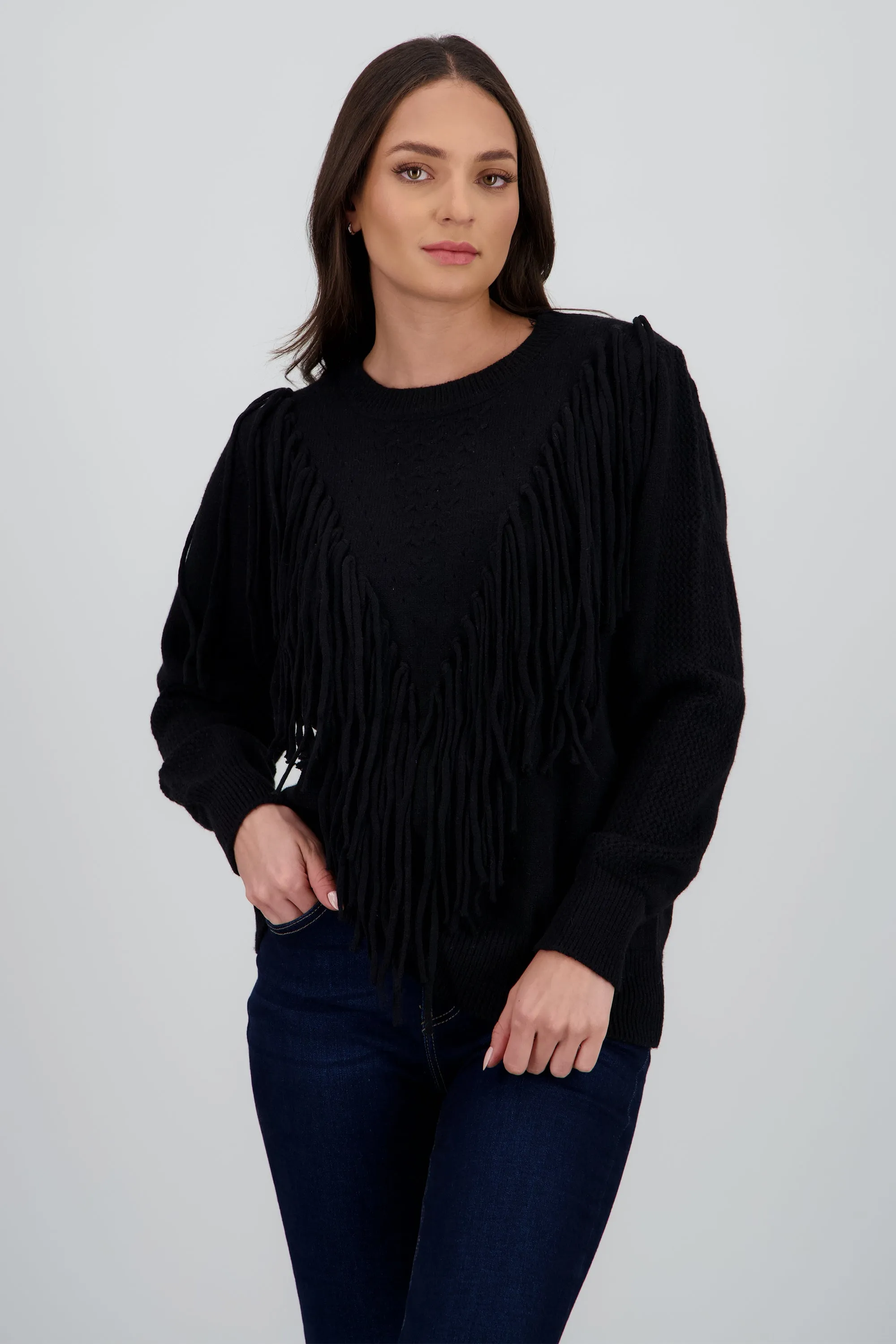 Sueter detalle flecos sold by Shasa