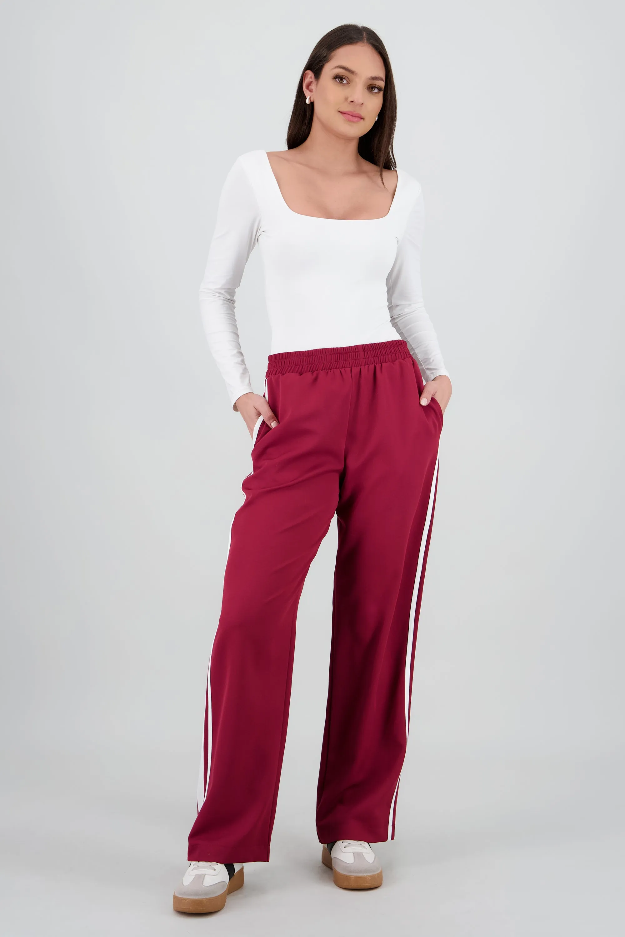 Pantalon detalle tiras contraste sold by Shasa