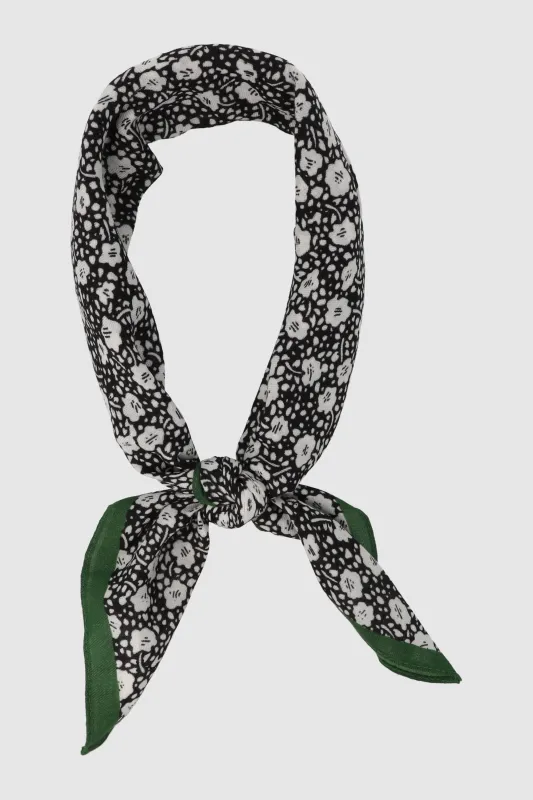 Pañuelo flores mini sold by Shasa