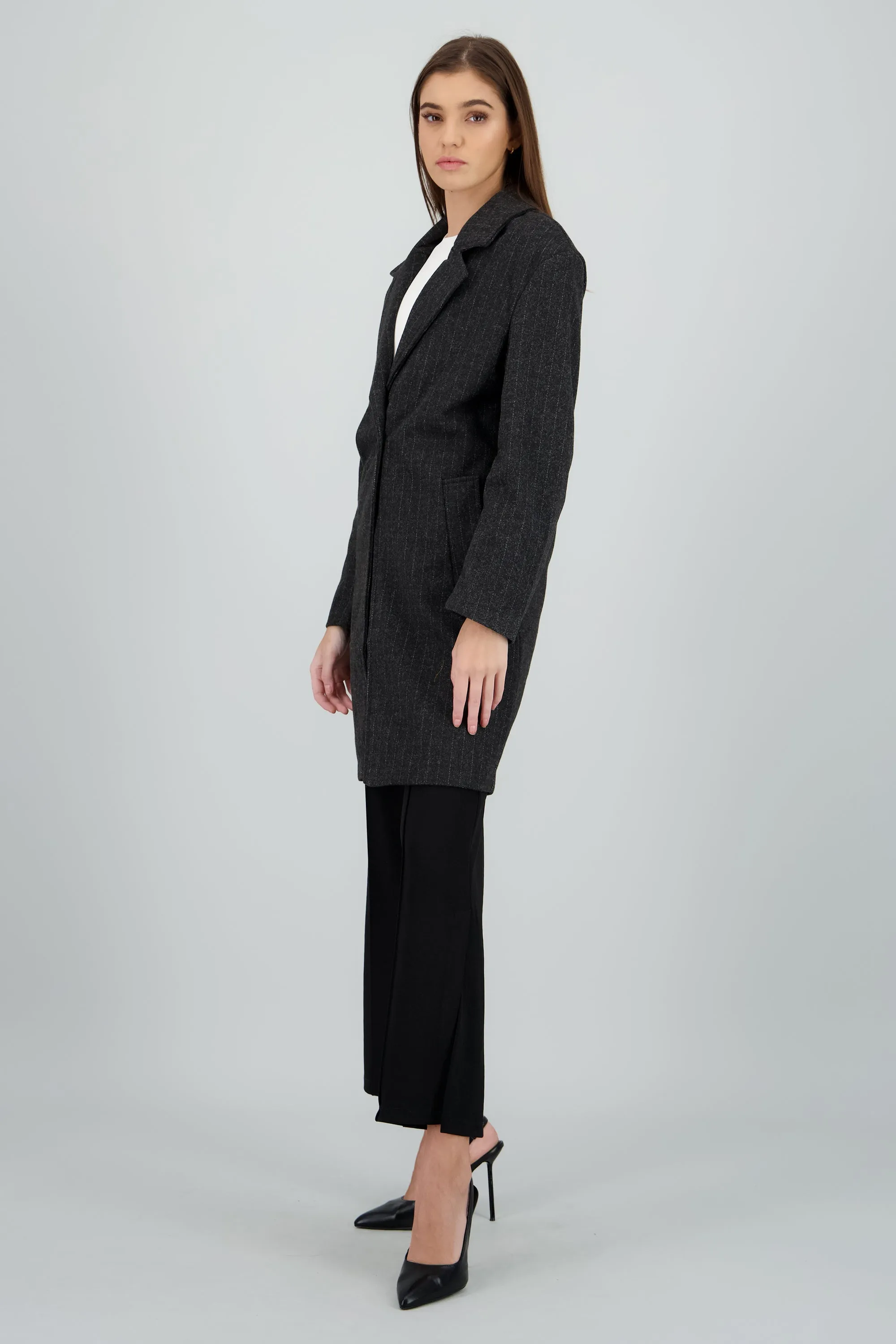 Abrigo liso detalle botones bolsas sold by Shasa product image thumbnail 3